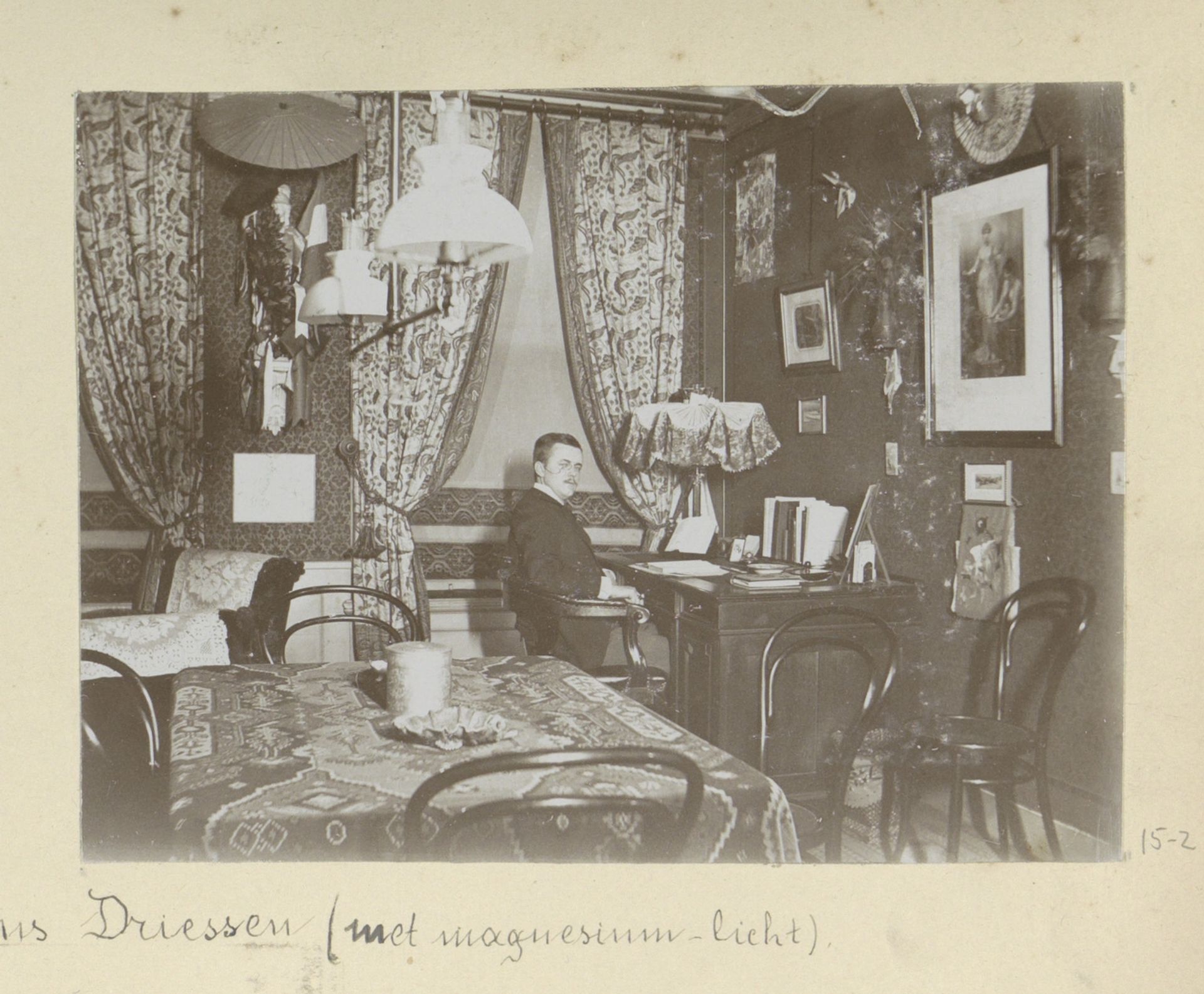 Interieur van de kamer van Phons Driessen by Hendrik Herman van den Berg
