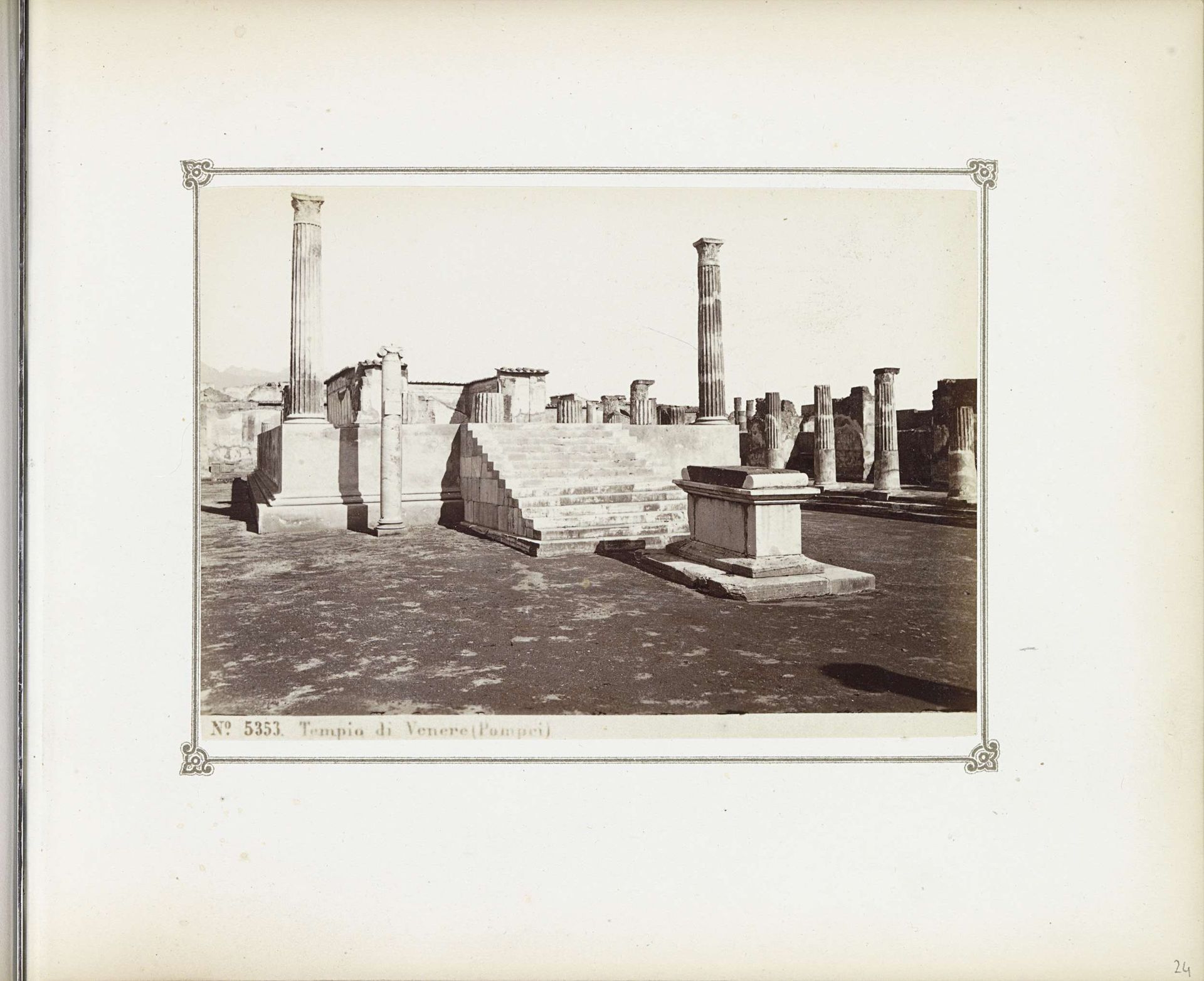 Restanten van de Tempel van Venus in Pompeï by Giorgio Sommer