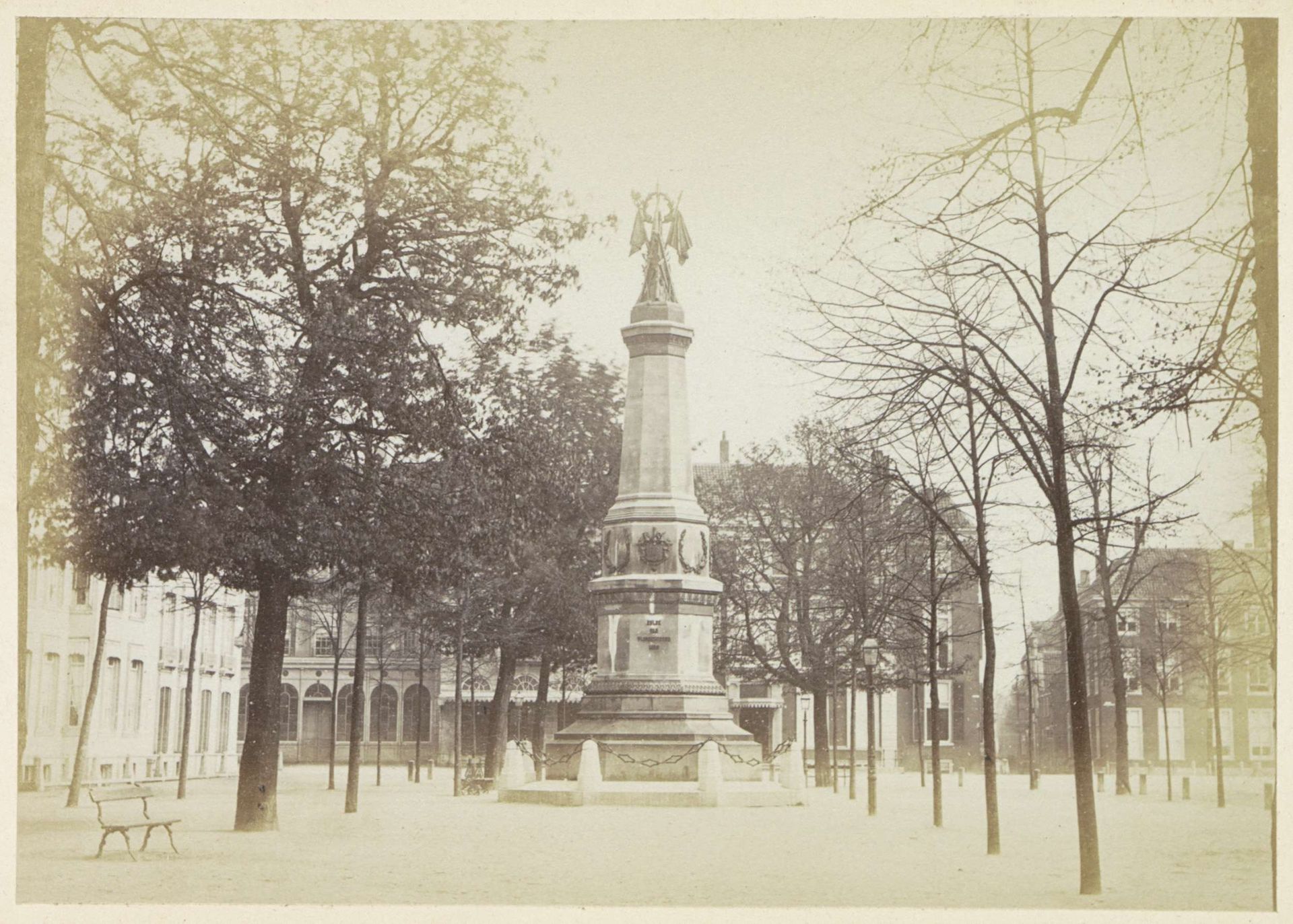 Gedenkteken voor de Hertog van Saksen Weimar aan het Lange Voorhout in Den Haag by Andries Jager