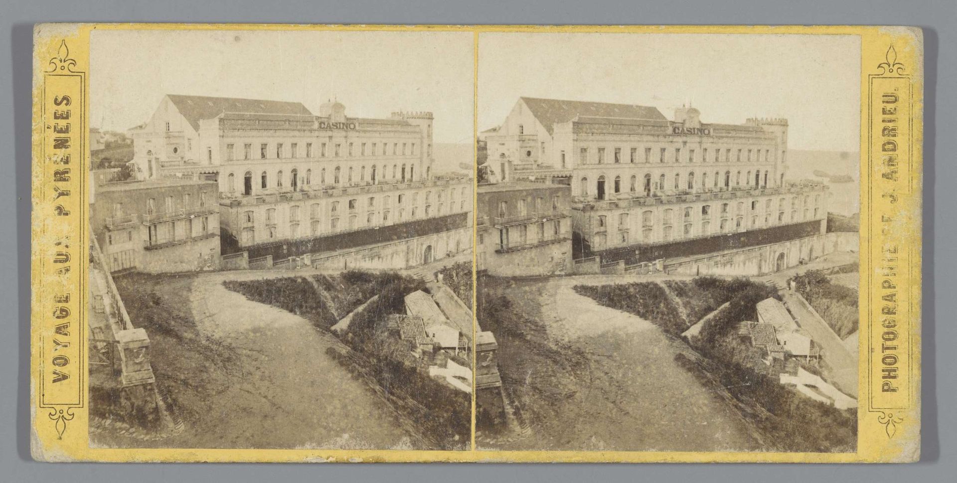 Exterieur van een casino te Biarritz by Jean Andrieu