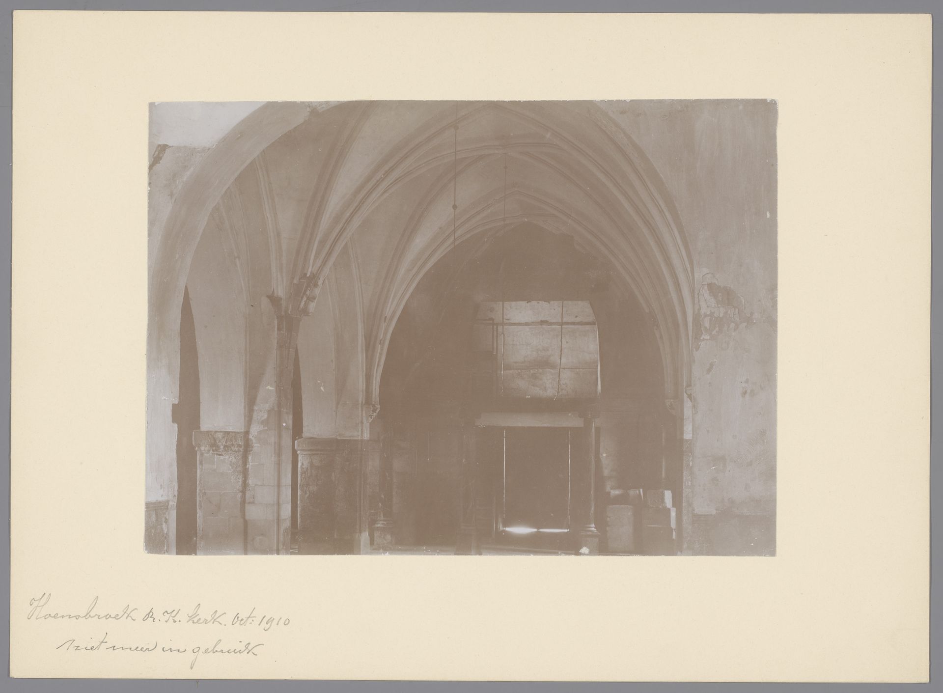 Interieur van de Sint-Janskerk te Hoensbroek by anoniem (Monumentenzorg)