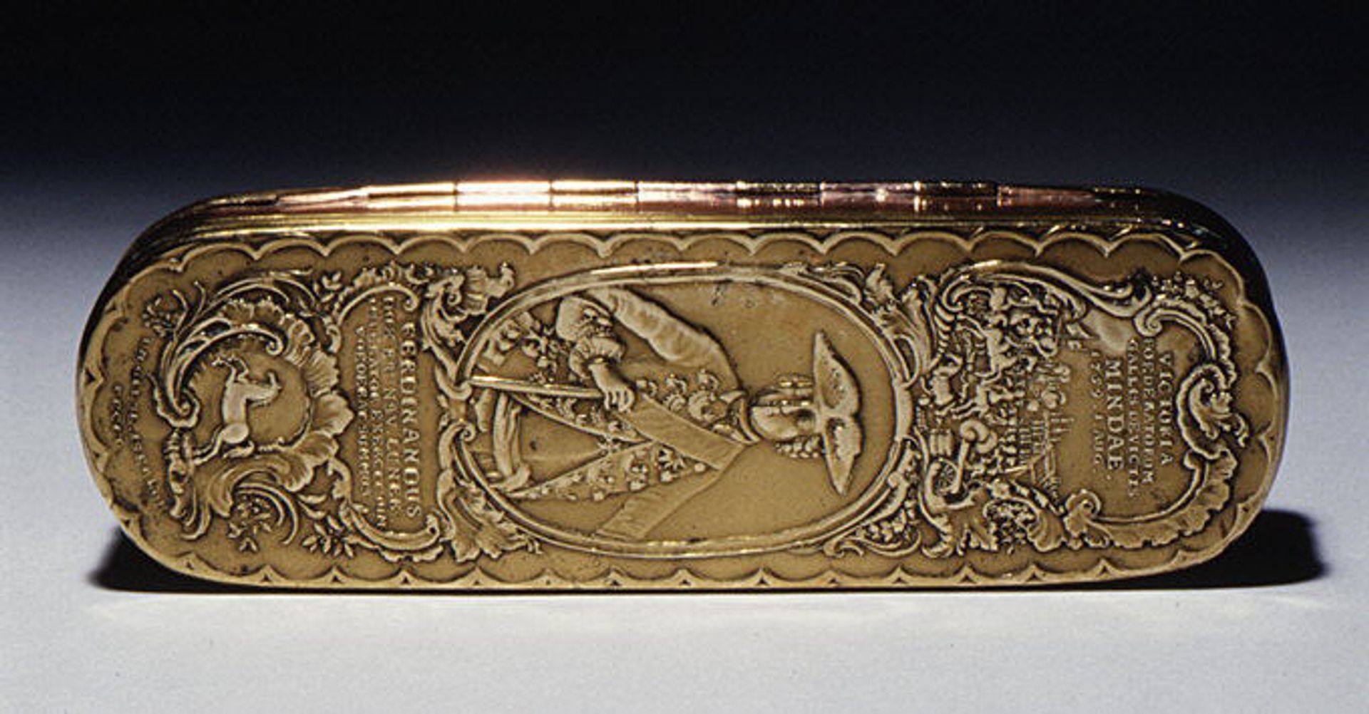 Tobacco box by Giese