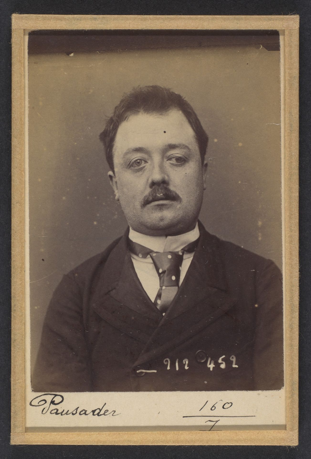 Pausader. Jean, Ernest. 27 ans, né le 28/7/66 à Paris Xe. Publiciste. Anarchiste. 2/1/94. by Alphonse Bertillon