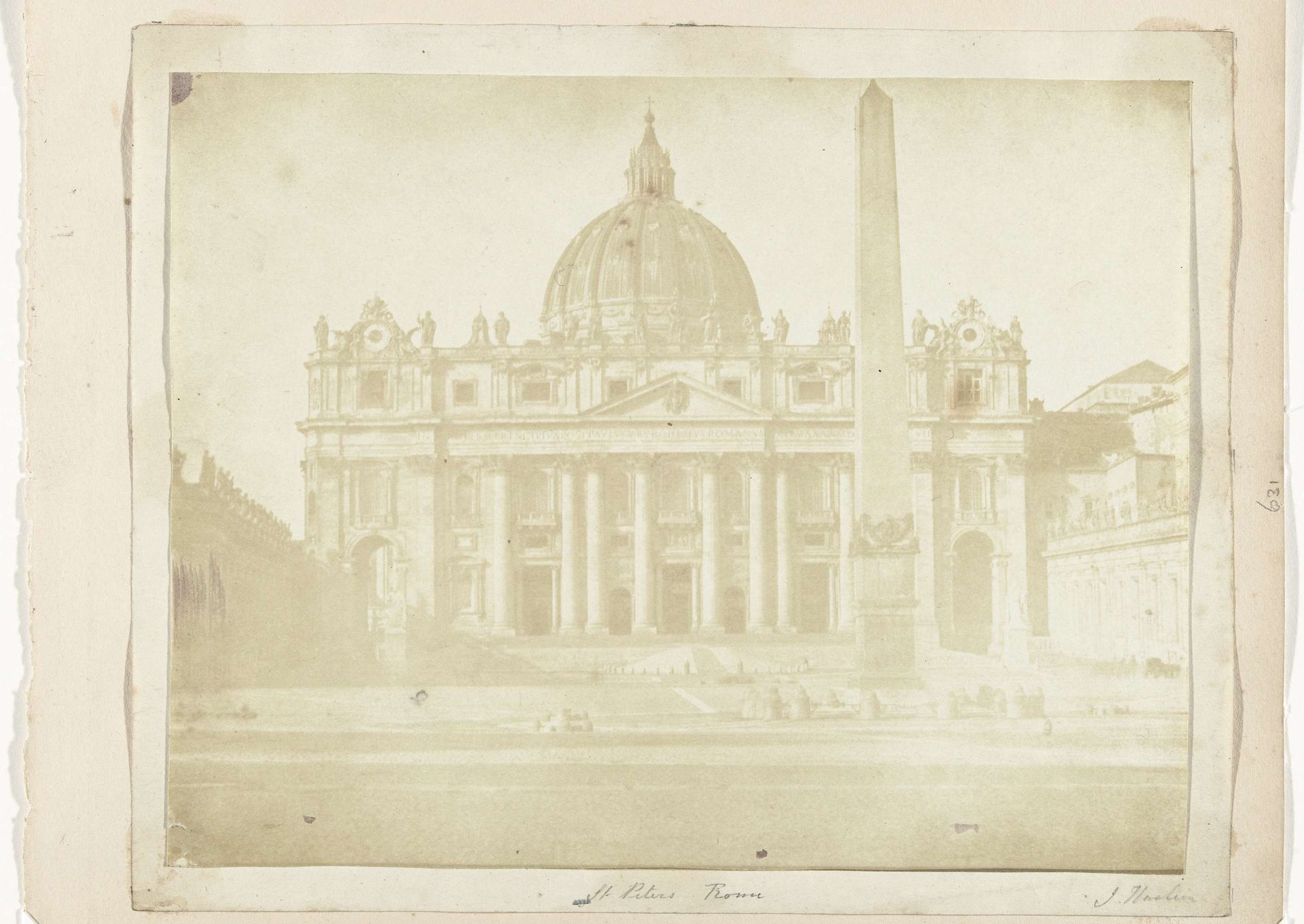 Gezicht op de Sint-Pietersbasiliek in Rome by J. (fotograaf) Martin