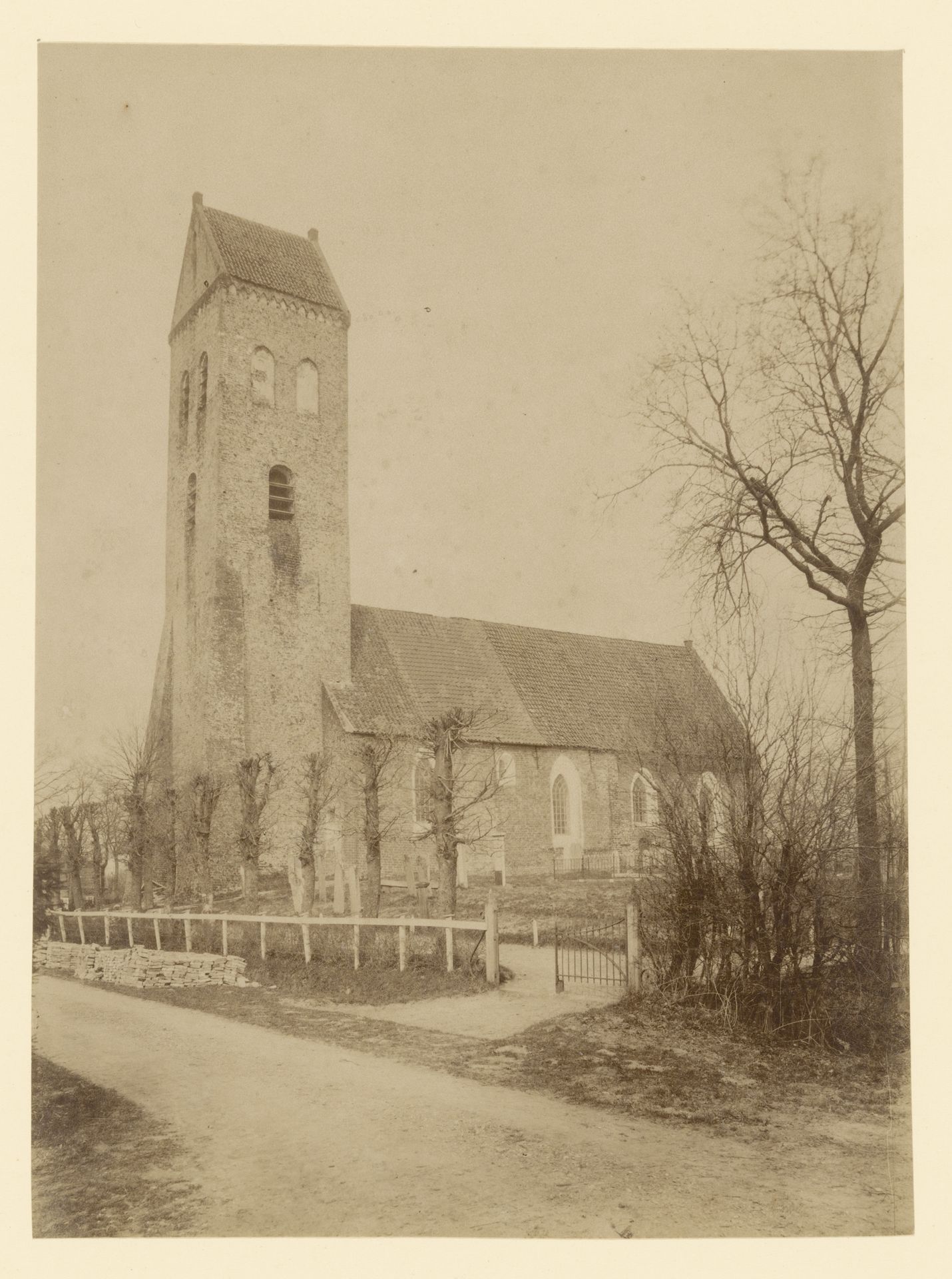 Gezicht op de Hervormde Kerk te Midwolde by anoniem (Monumentenzorg)