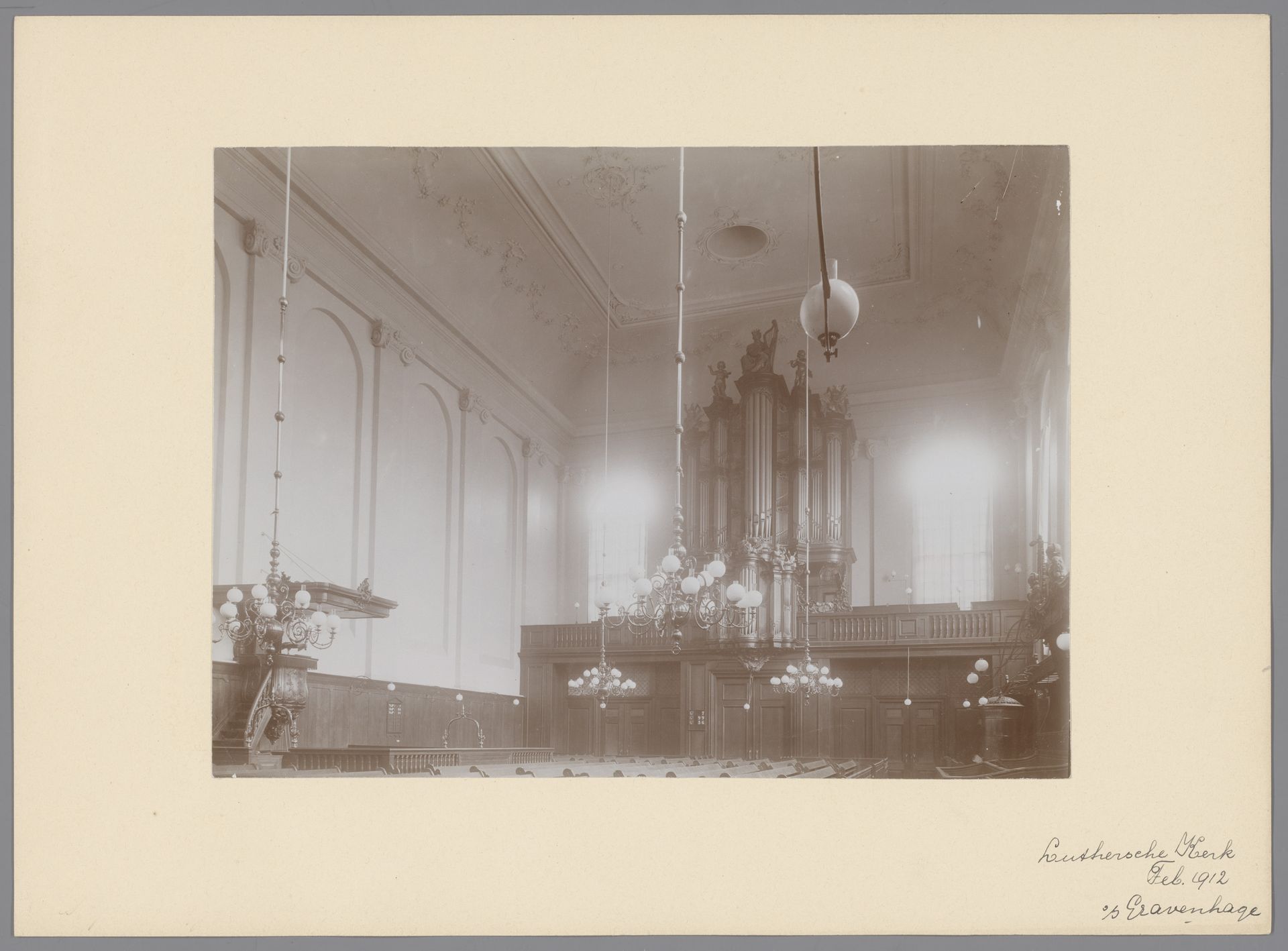 Interieur met orgel van de Lutherse kerk te Den Haag by anoniem (Monumentenzorg)