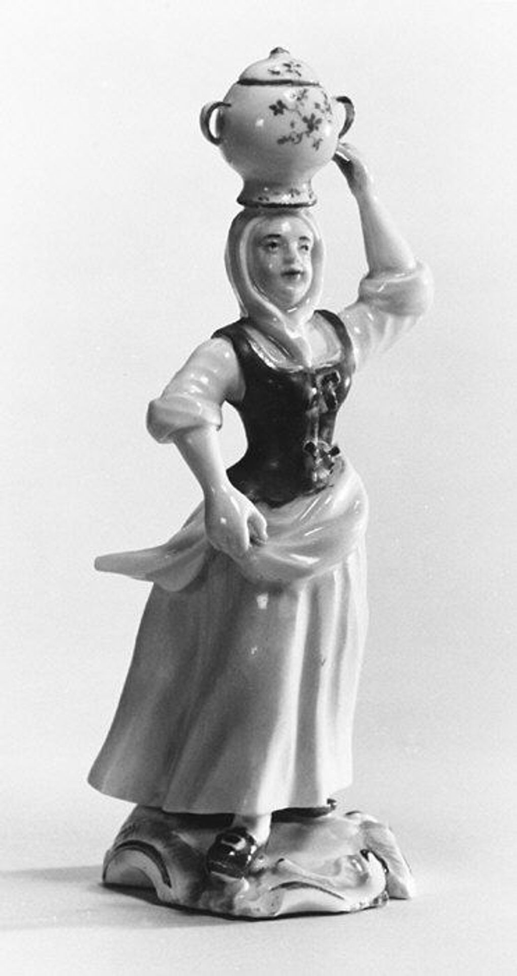 Female figure carrying a vessel by Frankenthal Porcelain Manufactory