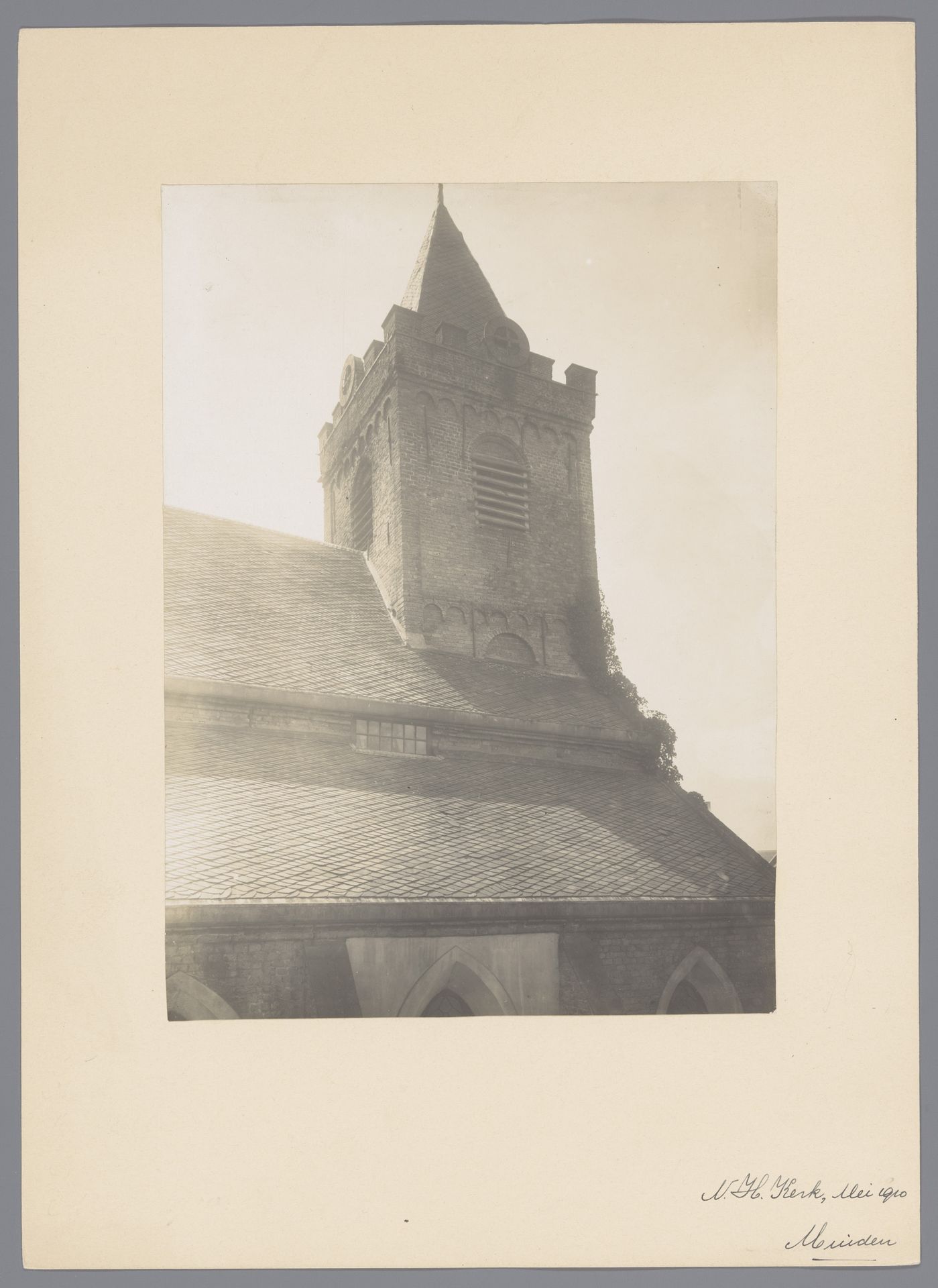 Toren van de Grote Kerk te Muiden by anoniem (Monumentenzorg)