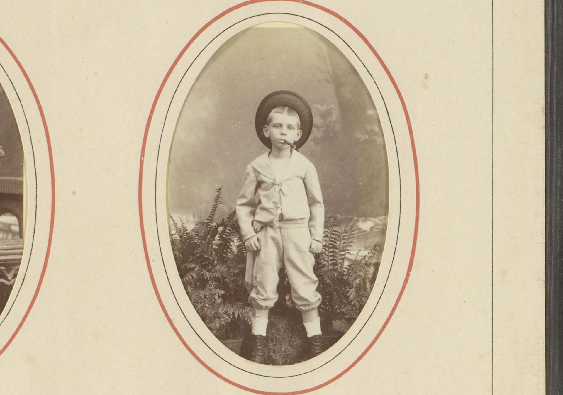 Portret van een onbekende jongen met sigaar by Woodbury & Page