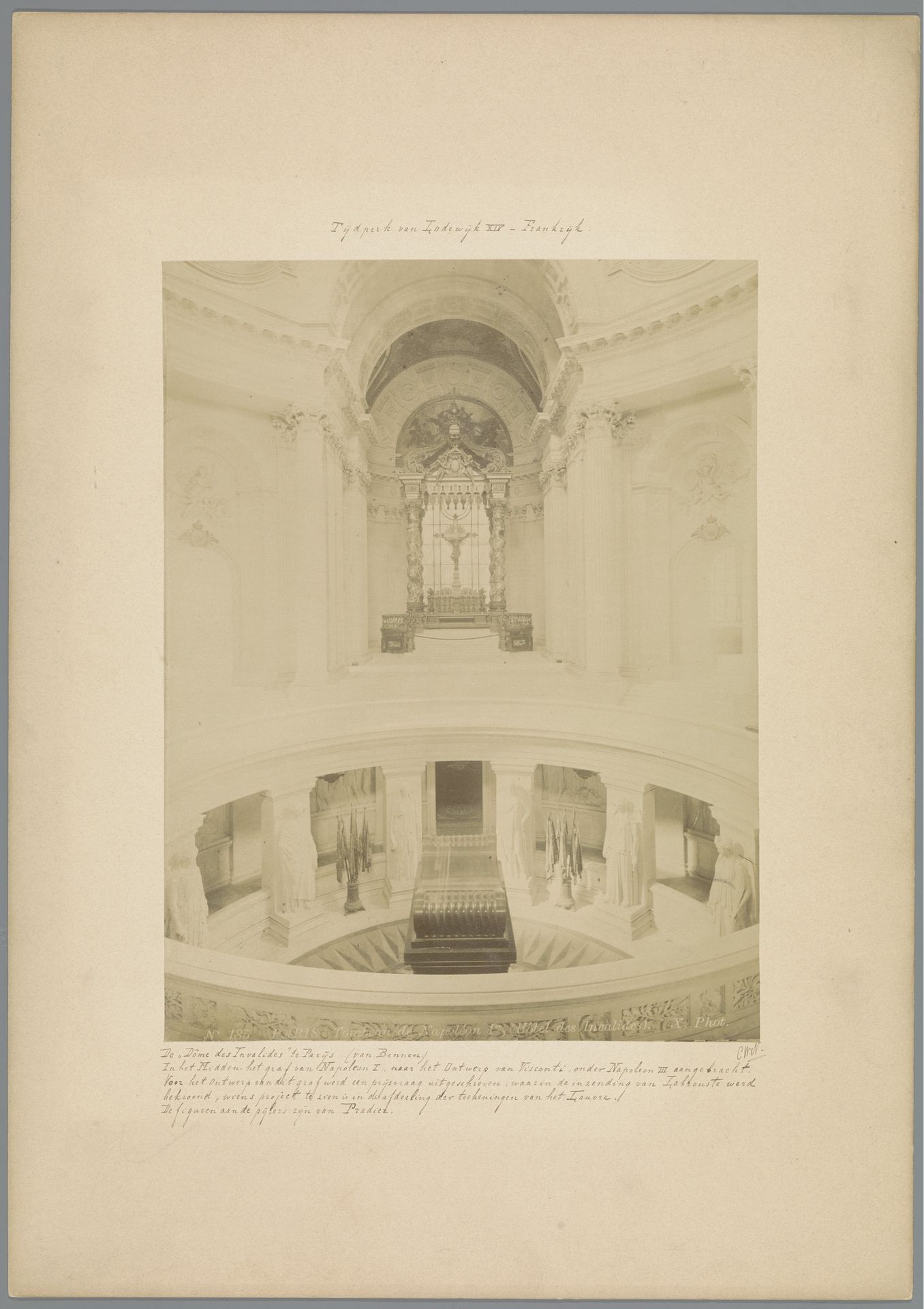 Tombe van Napoleon Bonaparte in de Dôme des Invalides te Parijs by X phot.