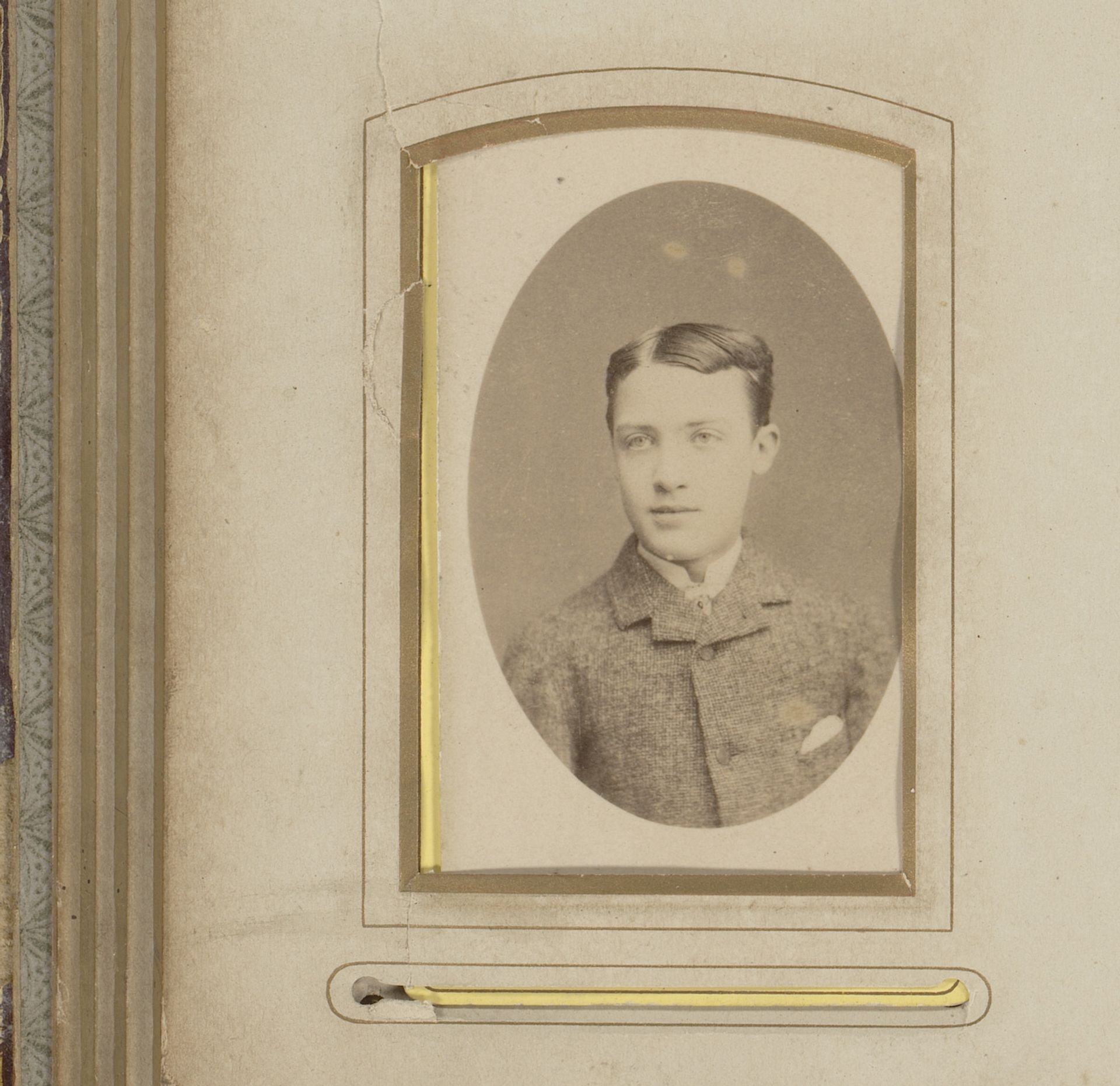Portret van een jongen by Cornand et Cie