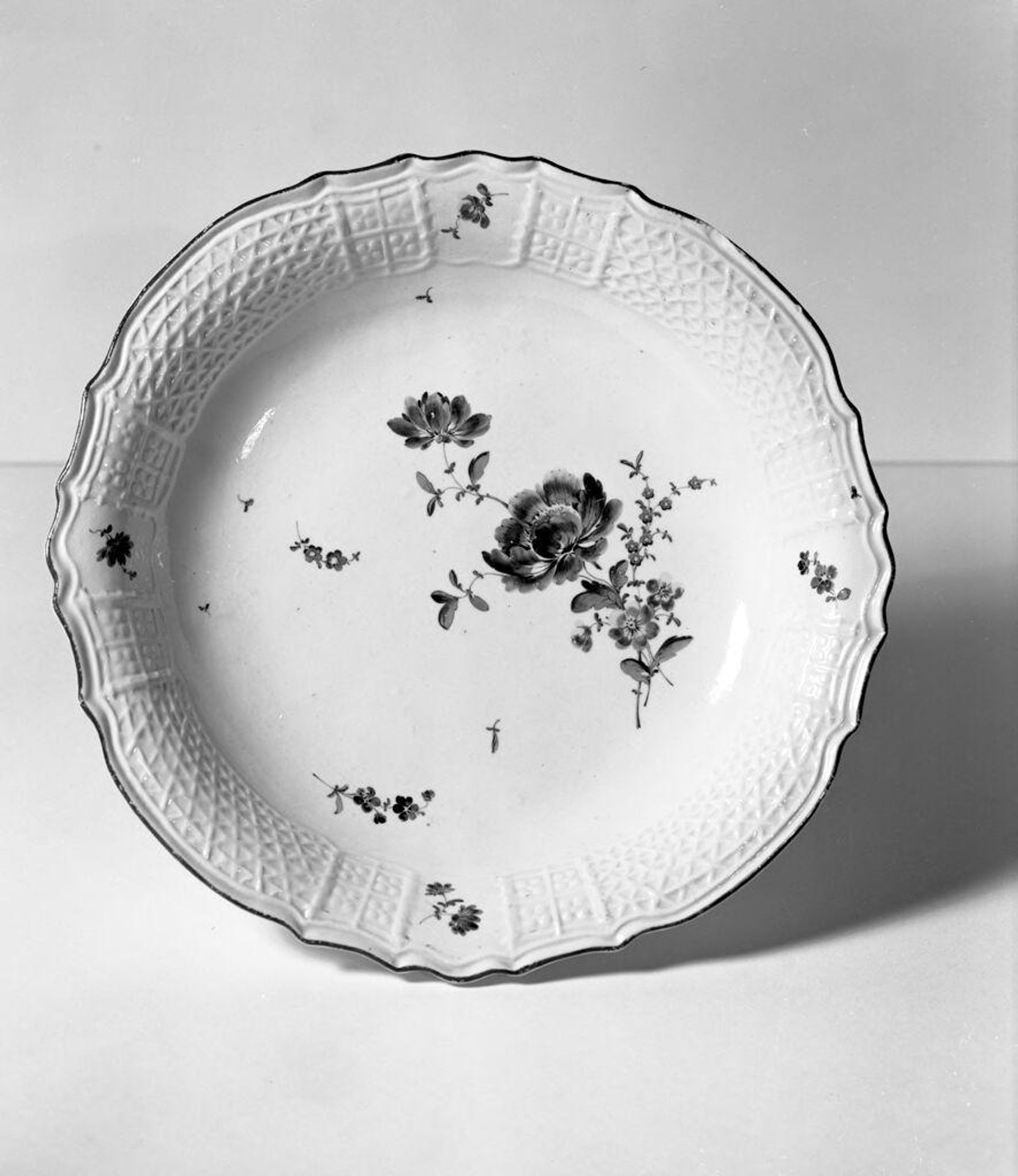 Plate by Manufactured by HÃ¶chst Porcelain Manufactory