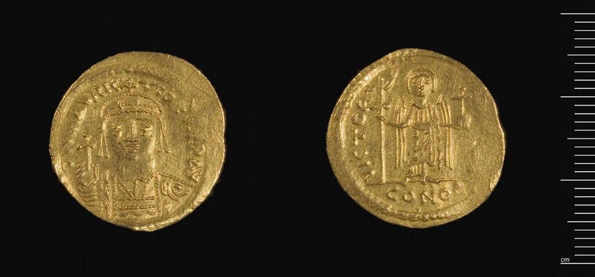 Solidus of Maurice Tiberius, Constantinople by Maurice Tiberius