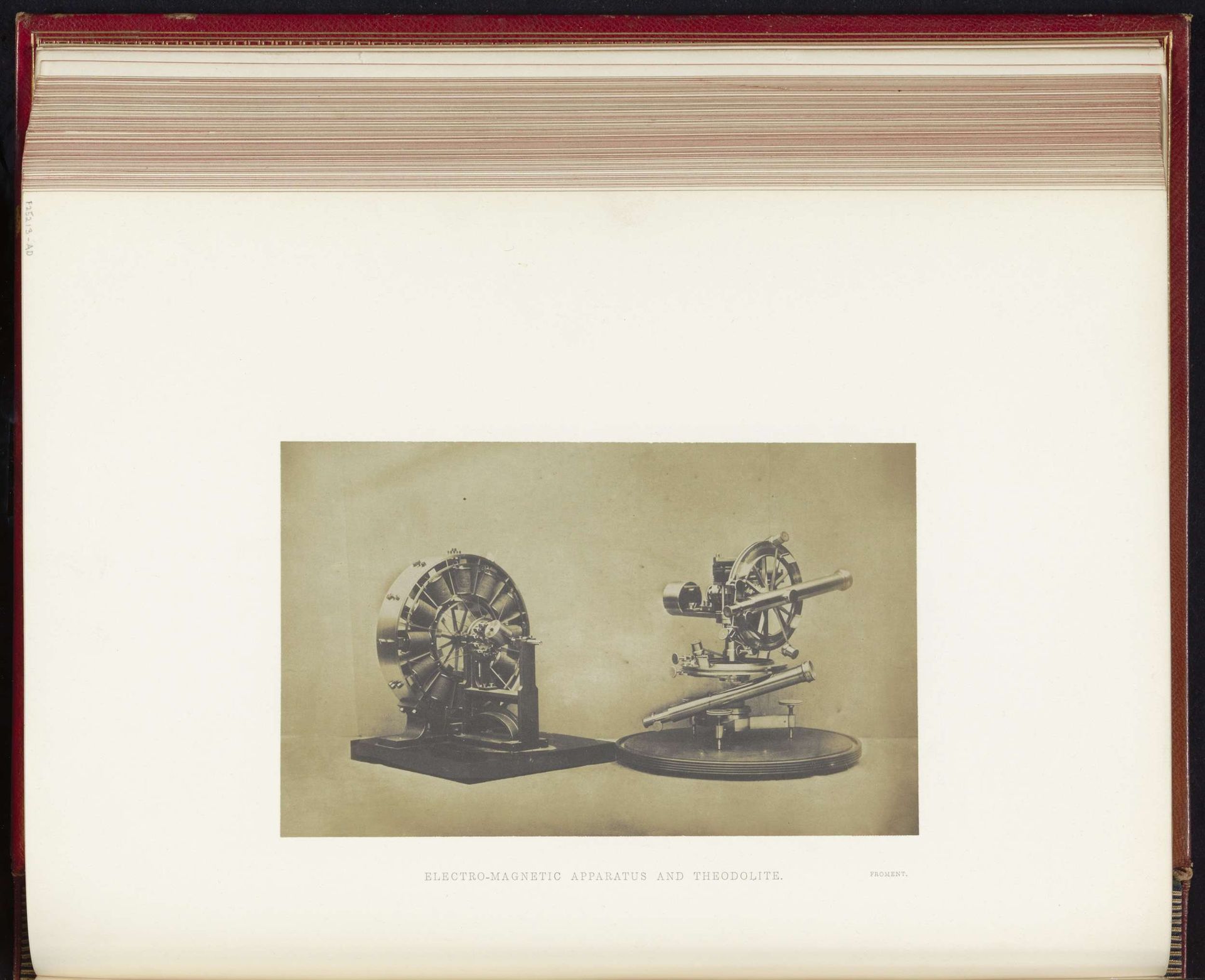 Elektromagnetisch apparaat en een theodoliet op de Great Exhibition of the Works of Industry of All Nations van 1851 in Londen by C.M. Ferrier & F. von Martens