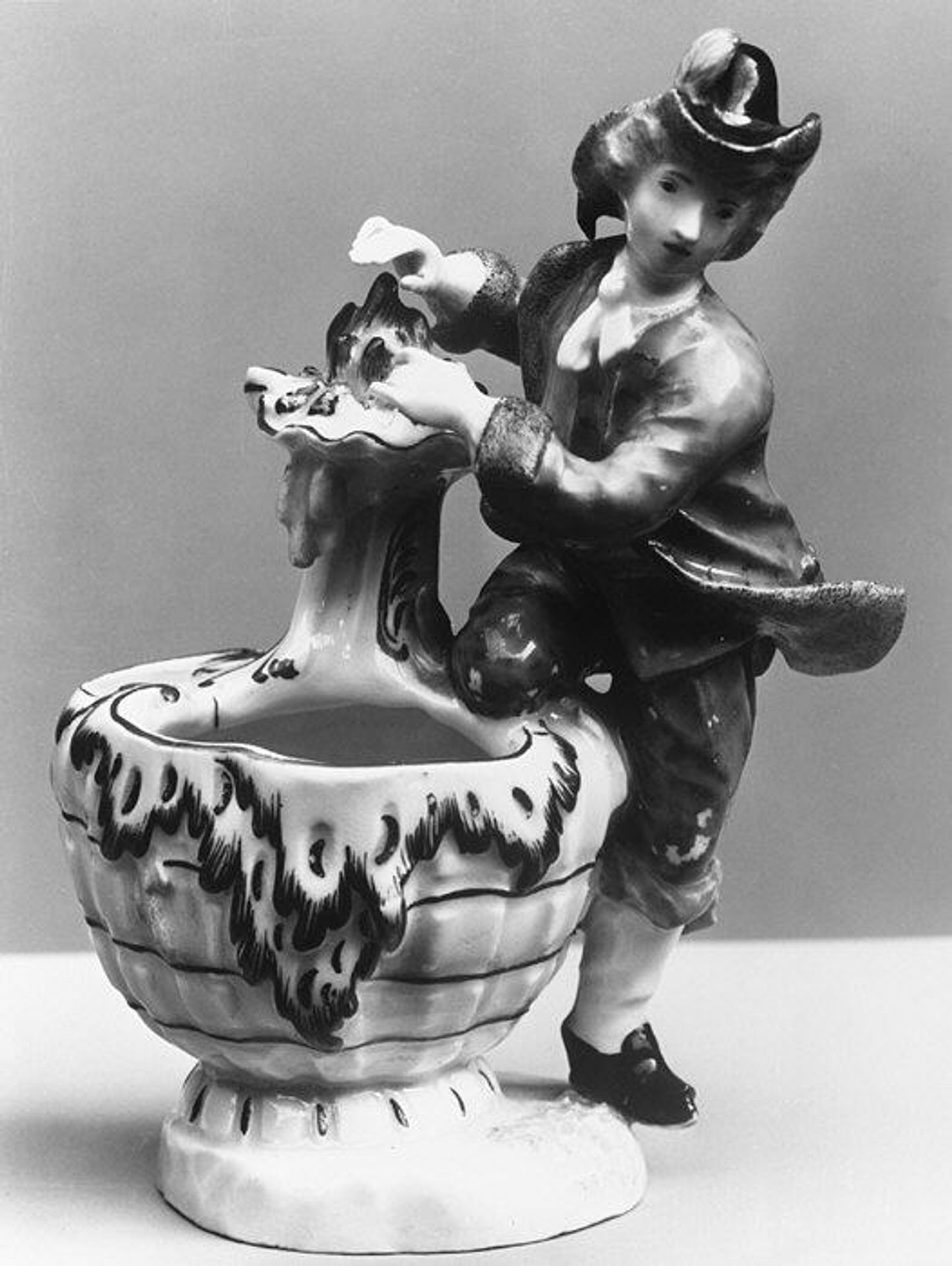 Condiment jar (one of a pair), with figure symbolizing Winter by Höchst Manufactory