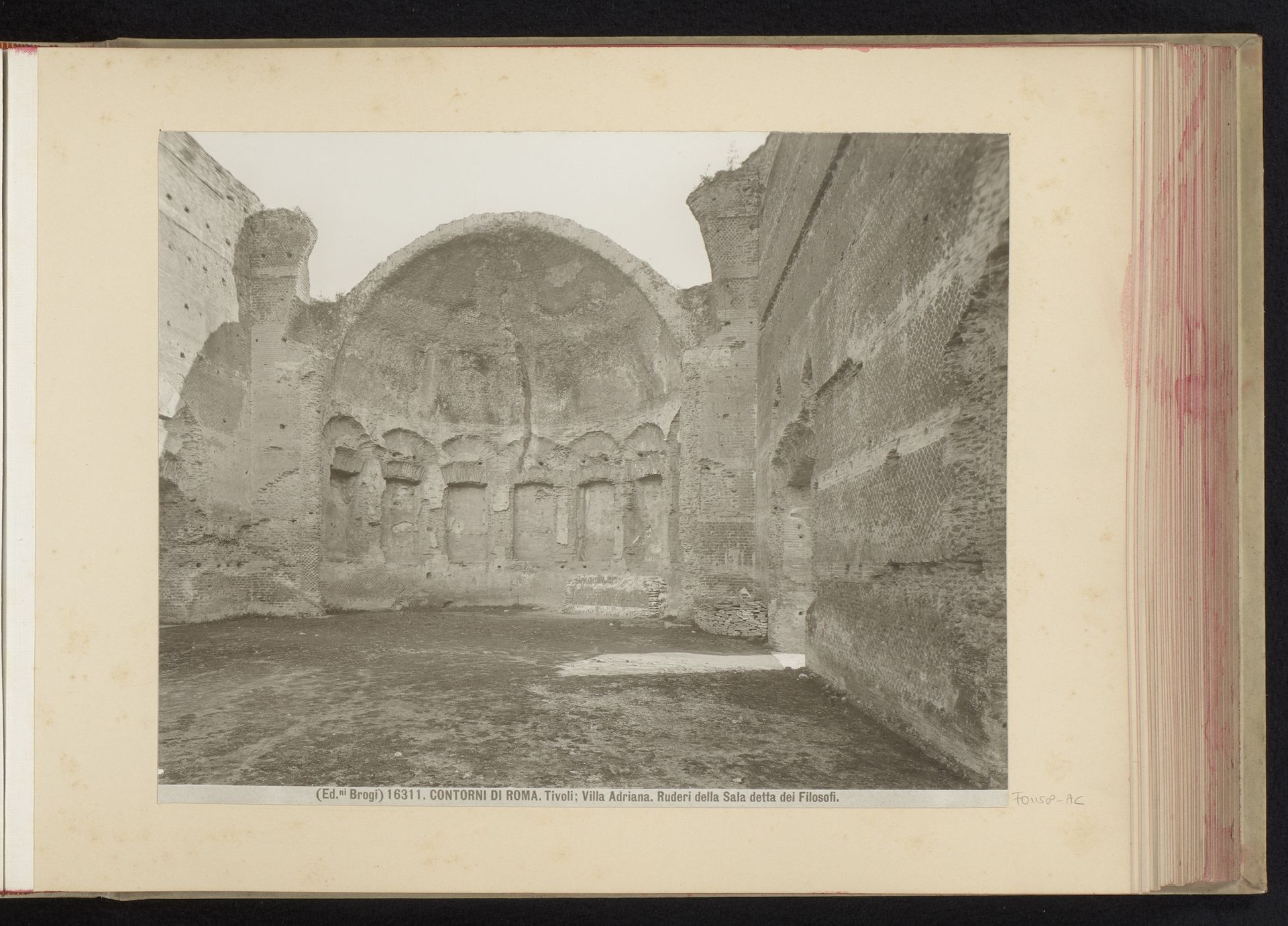 Ruïnes van de Villa Adriana te Tivoli by Edizione Brogi