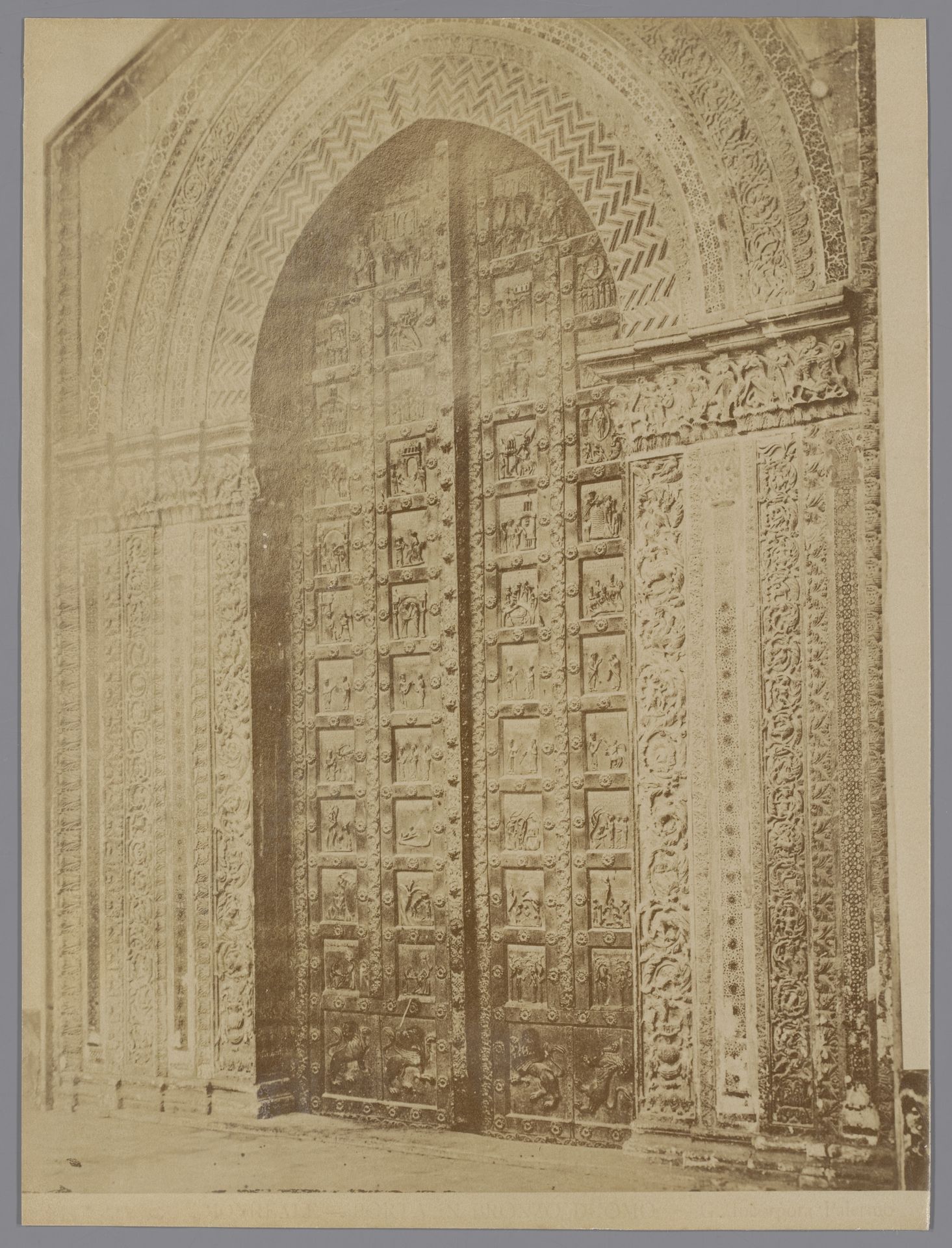 Bronzen portaal van de dom van Monreale by Giuseppe Incorpora