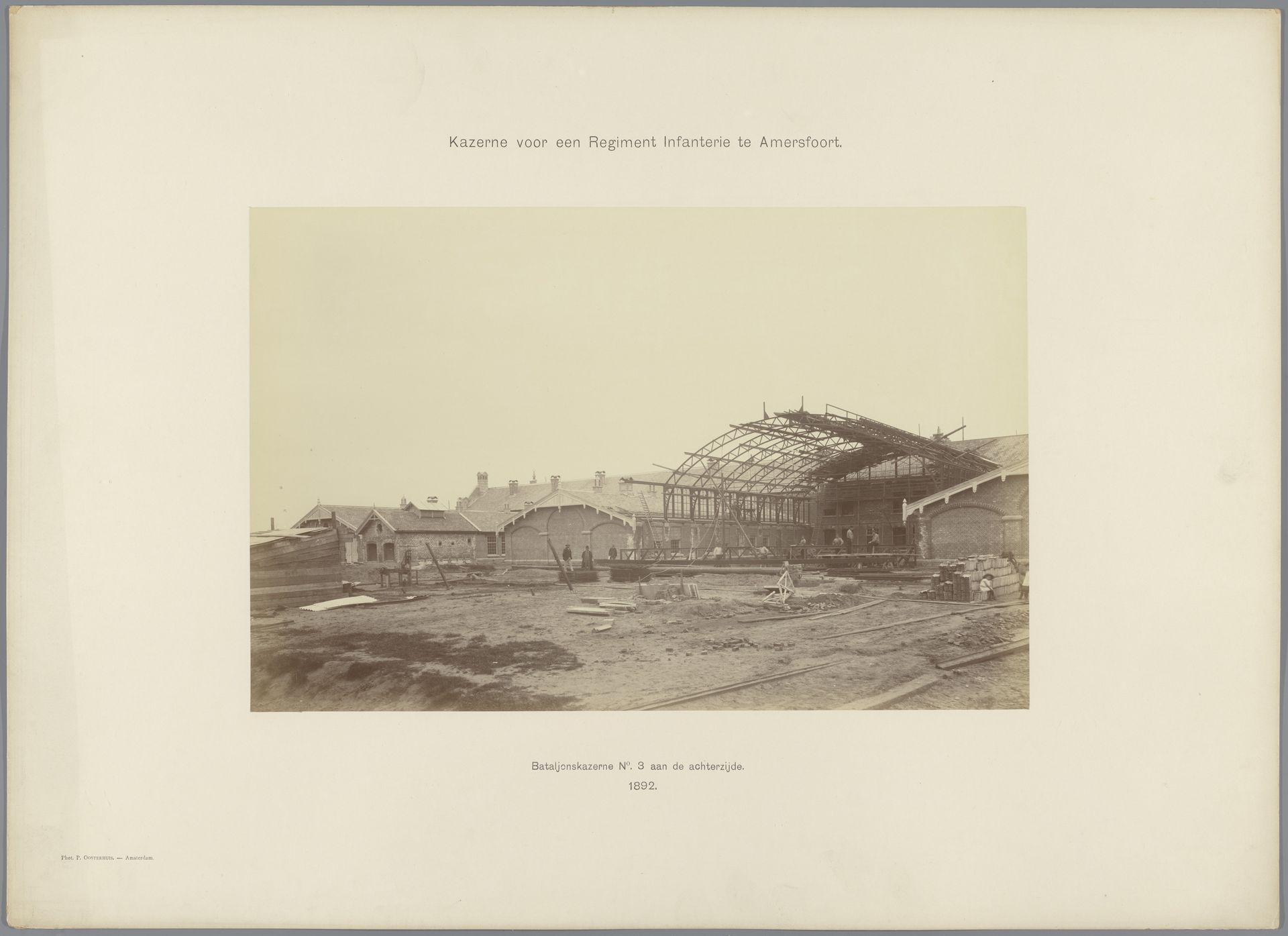 Kazerne voor een Regiment Infanterie te Amersfoort by P. Oosterhuis