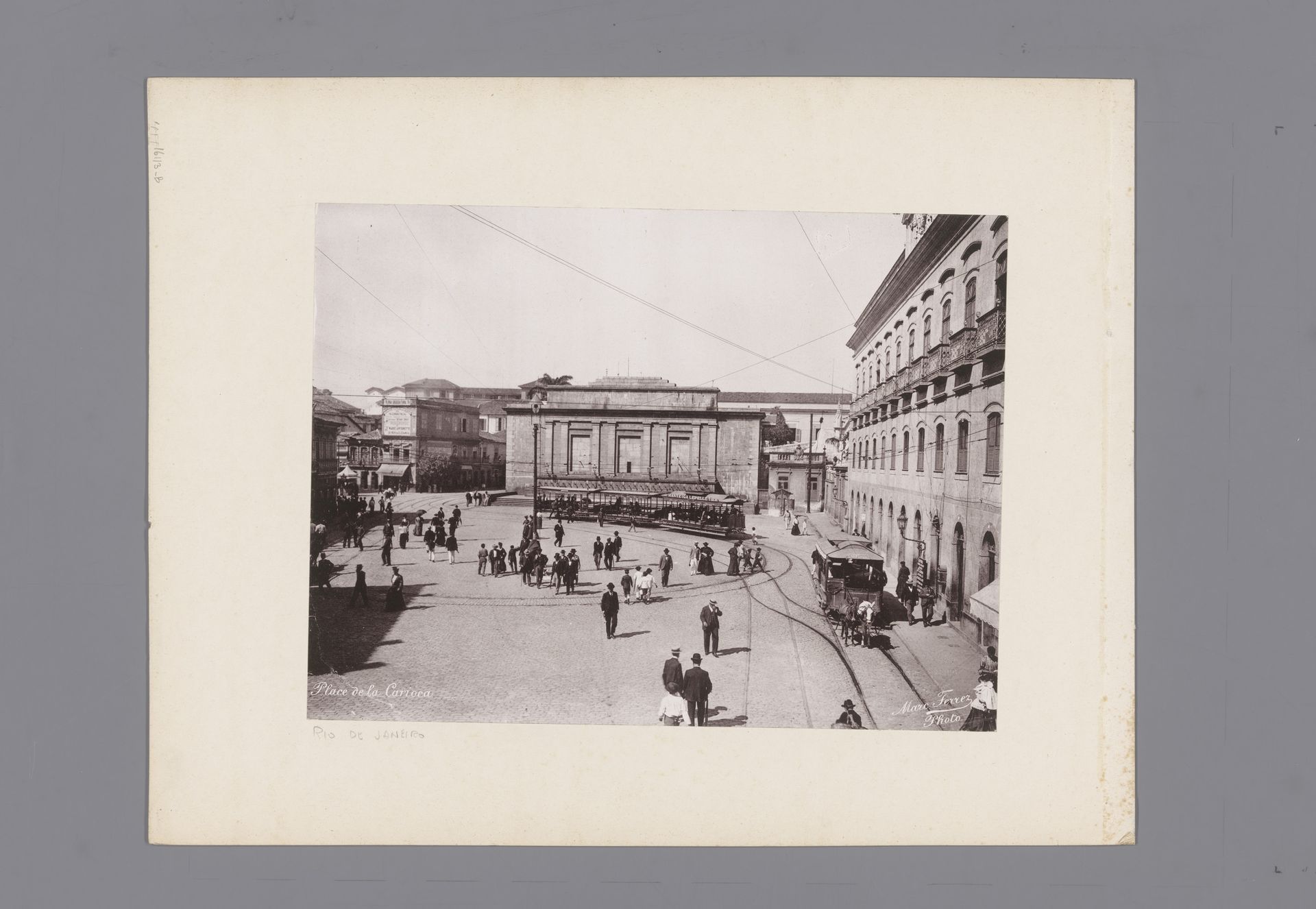 Gezicht op Place de Carioca in Rio de Janeiro by Marc Ferrez