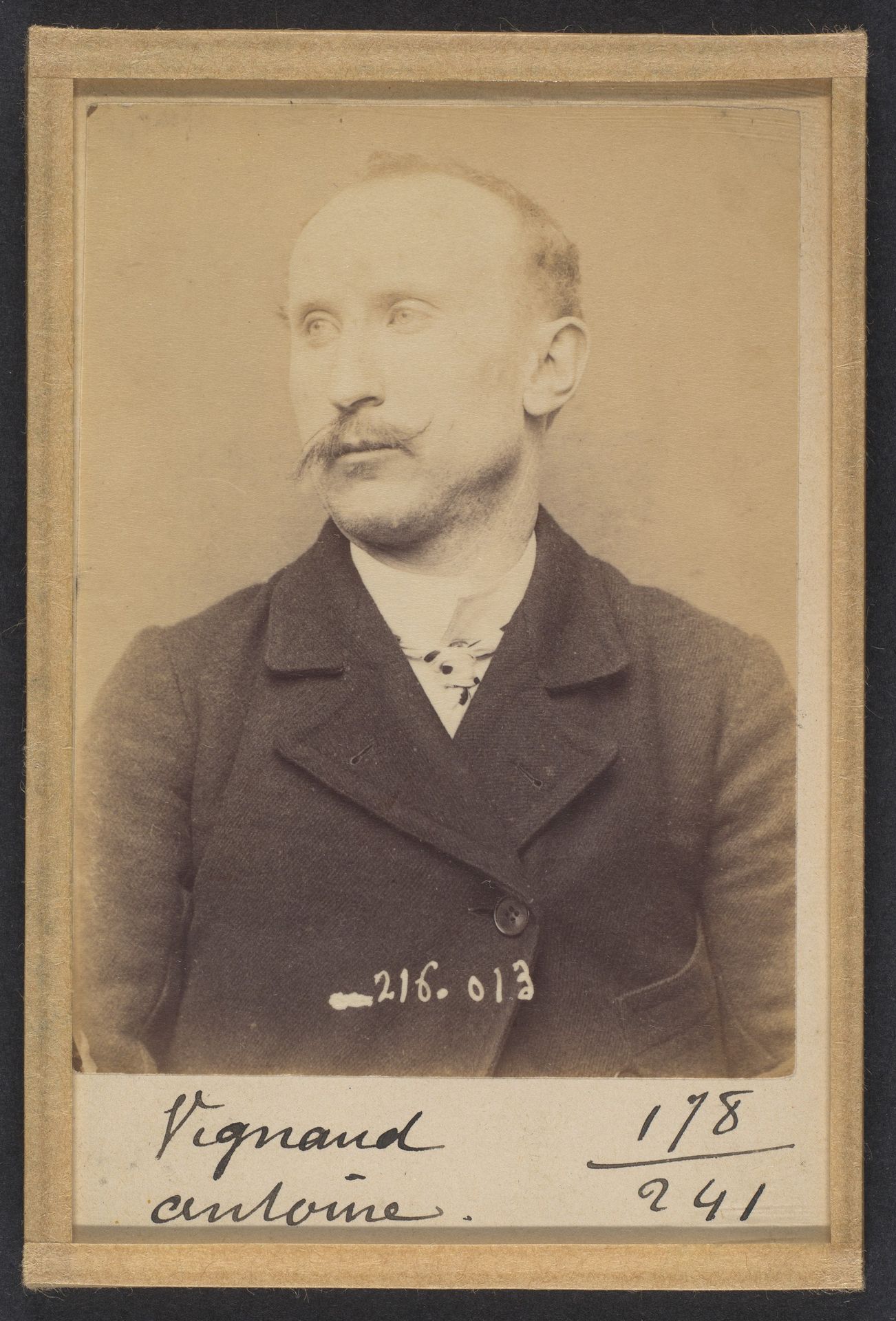 Vignaud. Antoine. 32 ans, né à Cussey (Allier). Cordonnier. Vol anarchiste. 21/3/94. by Alphonse Bertillon
