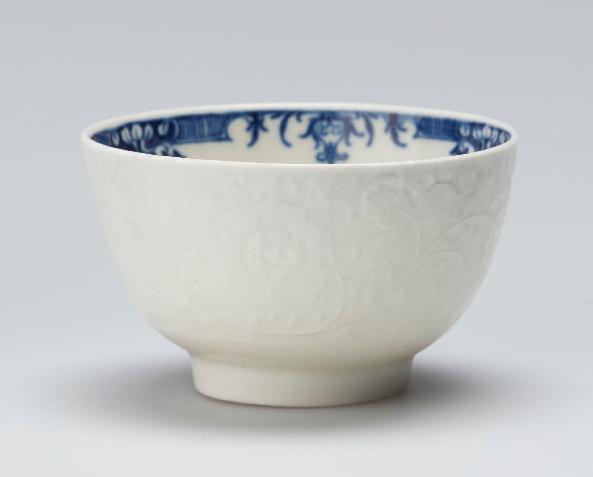 Tea cup by Worcester Porcelain Works (a.k.a. Royal Worcester Porcelain Company)