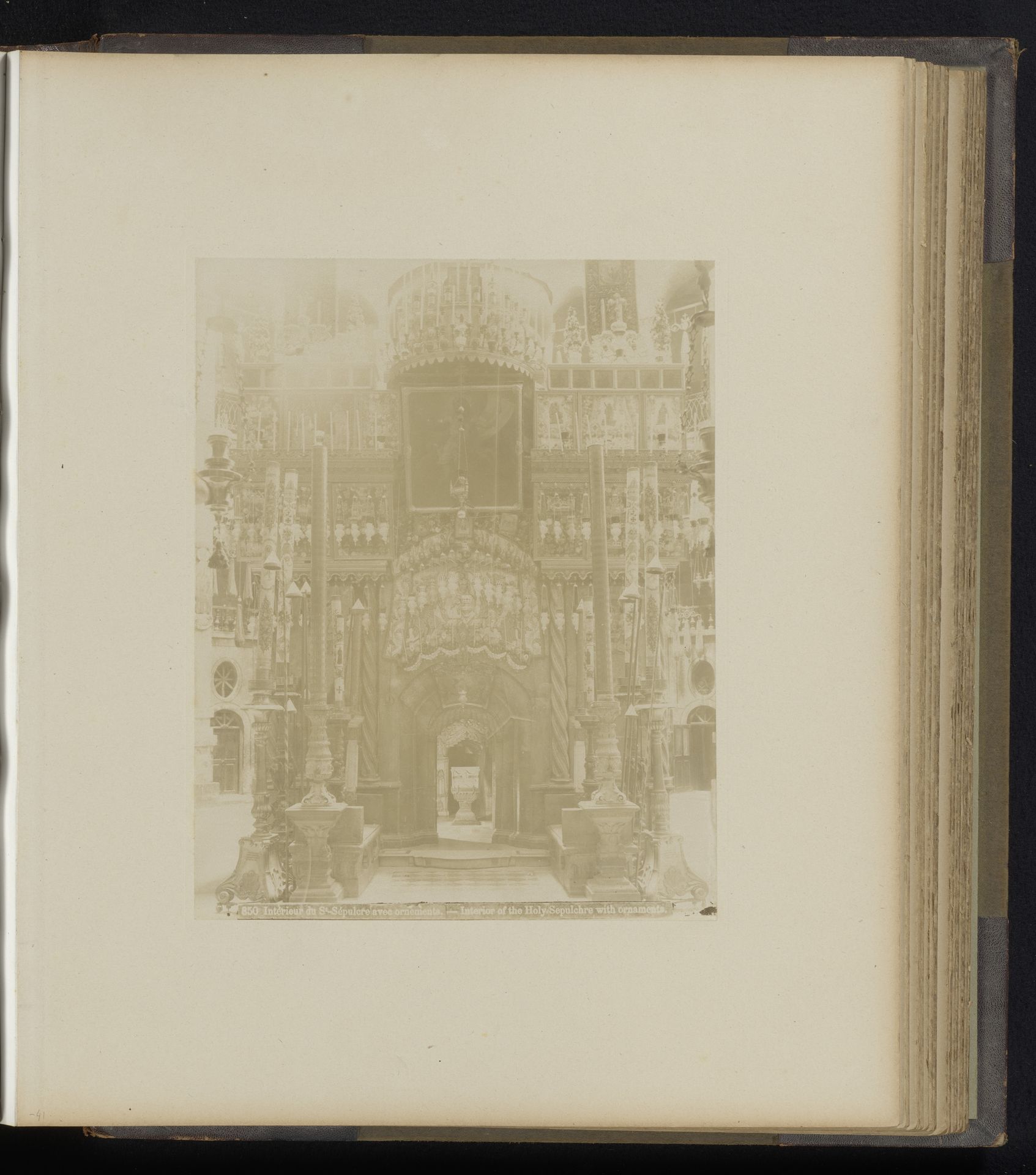 Interieur van de Heilig Grafkerk in Jeruzalem by Félix Bonfils
