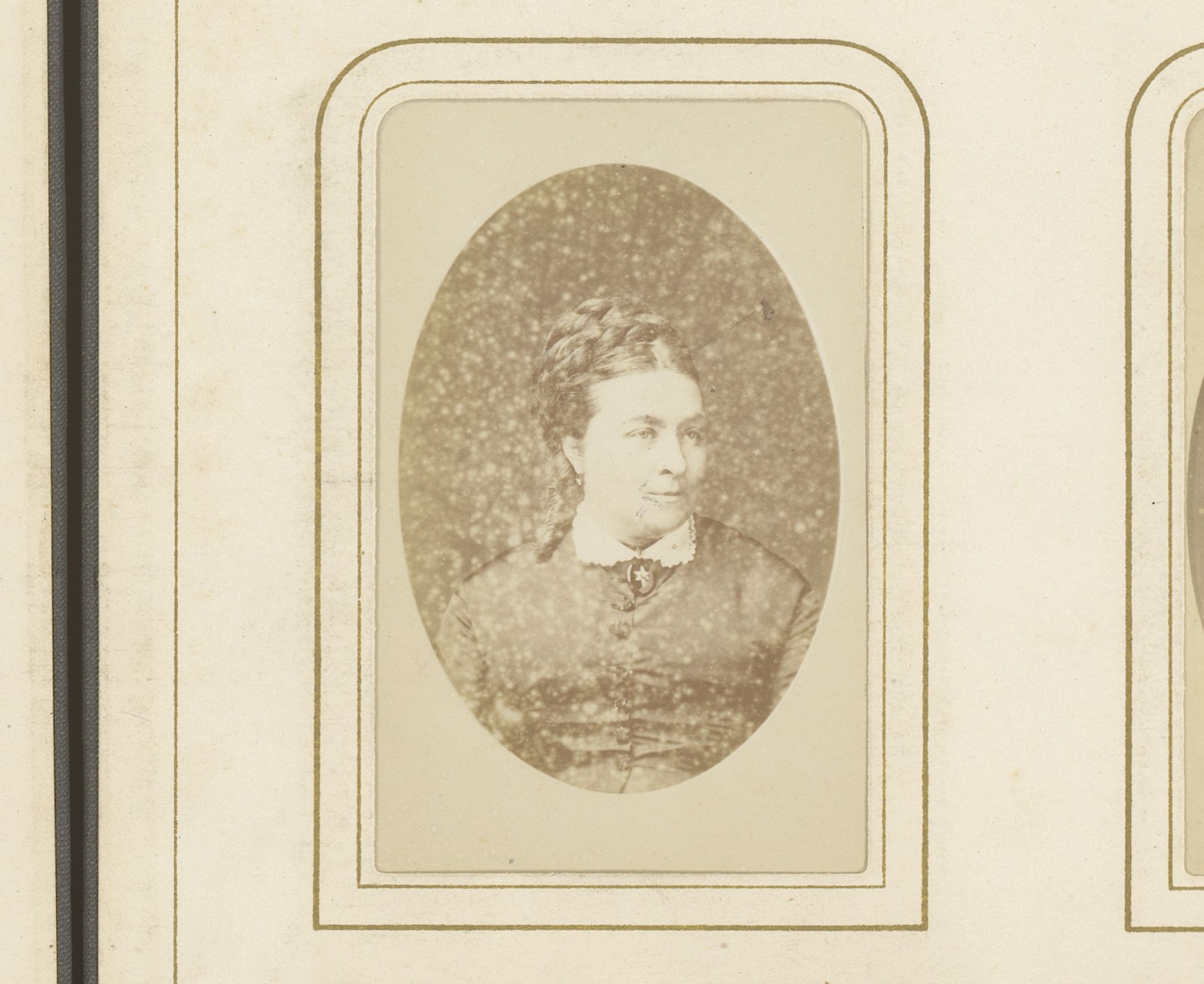 Portret van een vrouw by Eugene Guérin
