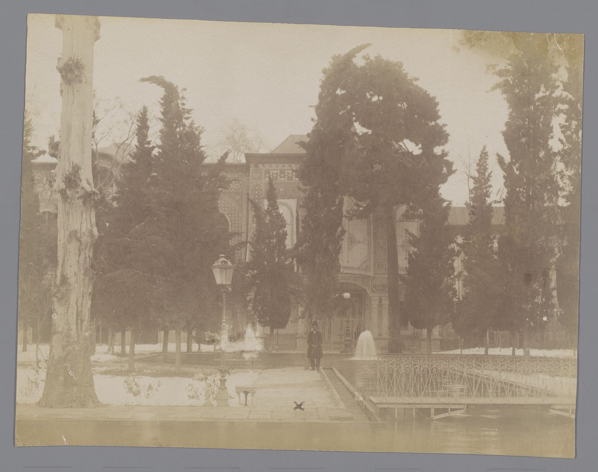 Koninklijk Paleis, Teheran by Antoine Sevruguin