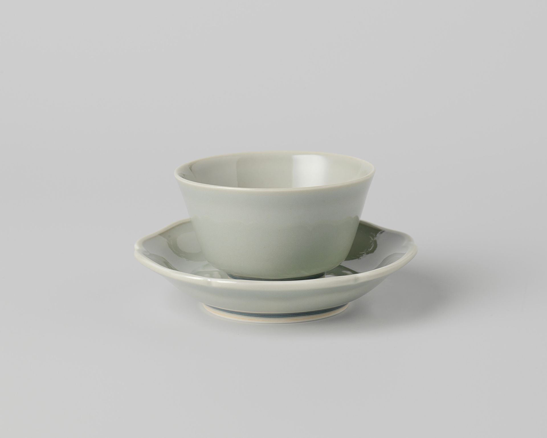 Saucer with two hares and the moon in relief by Masato Imaizumi