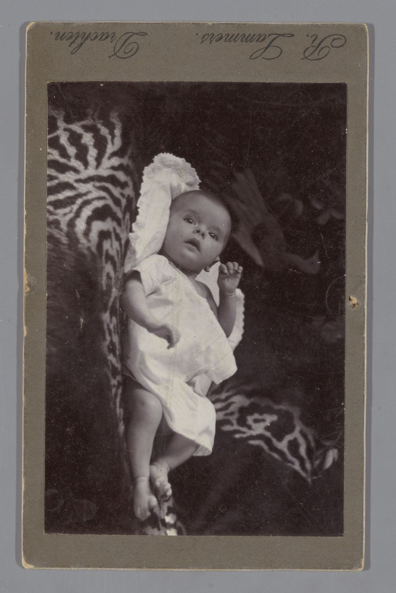 Portret van een baby by Roelof Pieters Lammers