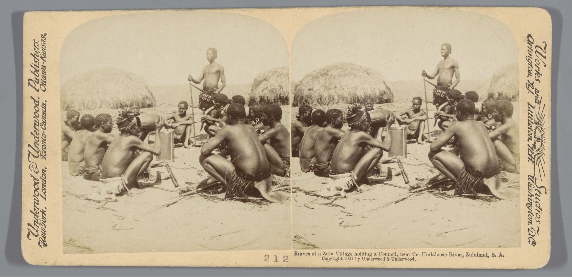Zoeloes in een kringvergadering in Zuid-Afrika by Underwood & Underwood