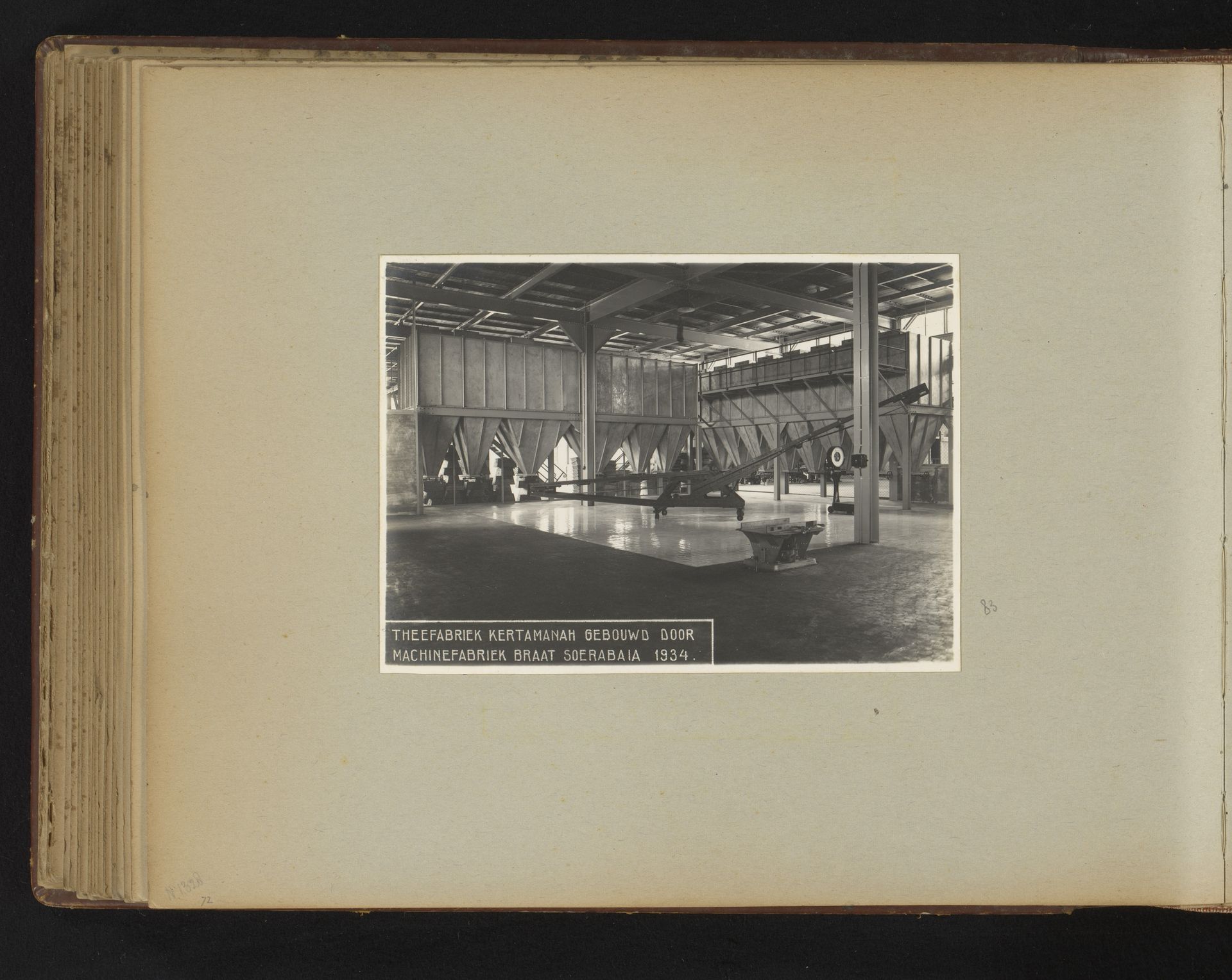 Theefabriek Kertamanah gebouwd door Machinefabriek Braat Soerabaia 1934 by Anonymous