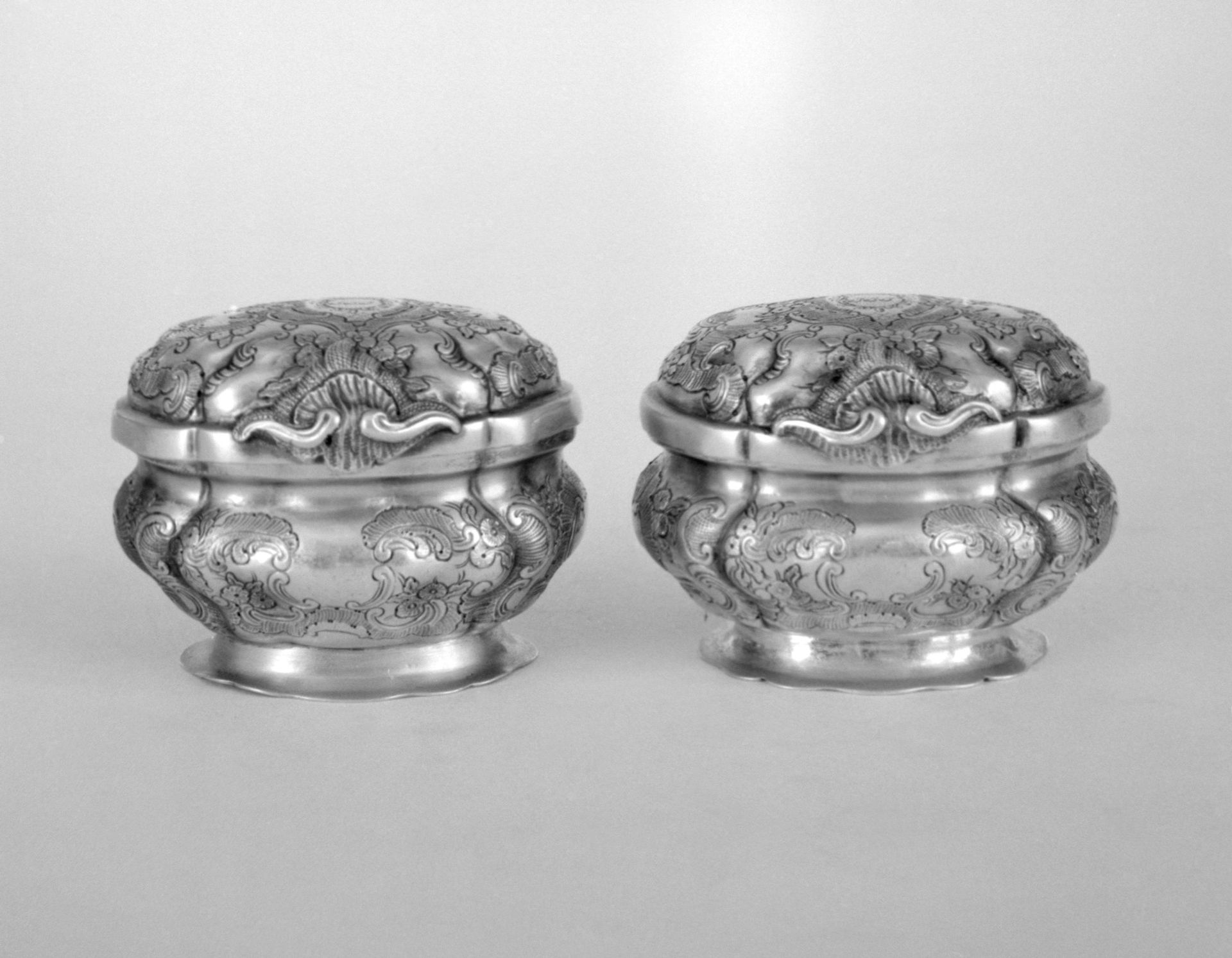 Small oval box with cover (one of a pair) by Johann Martin Satzger I