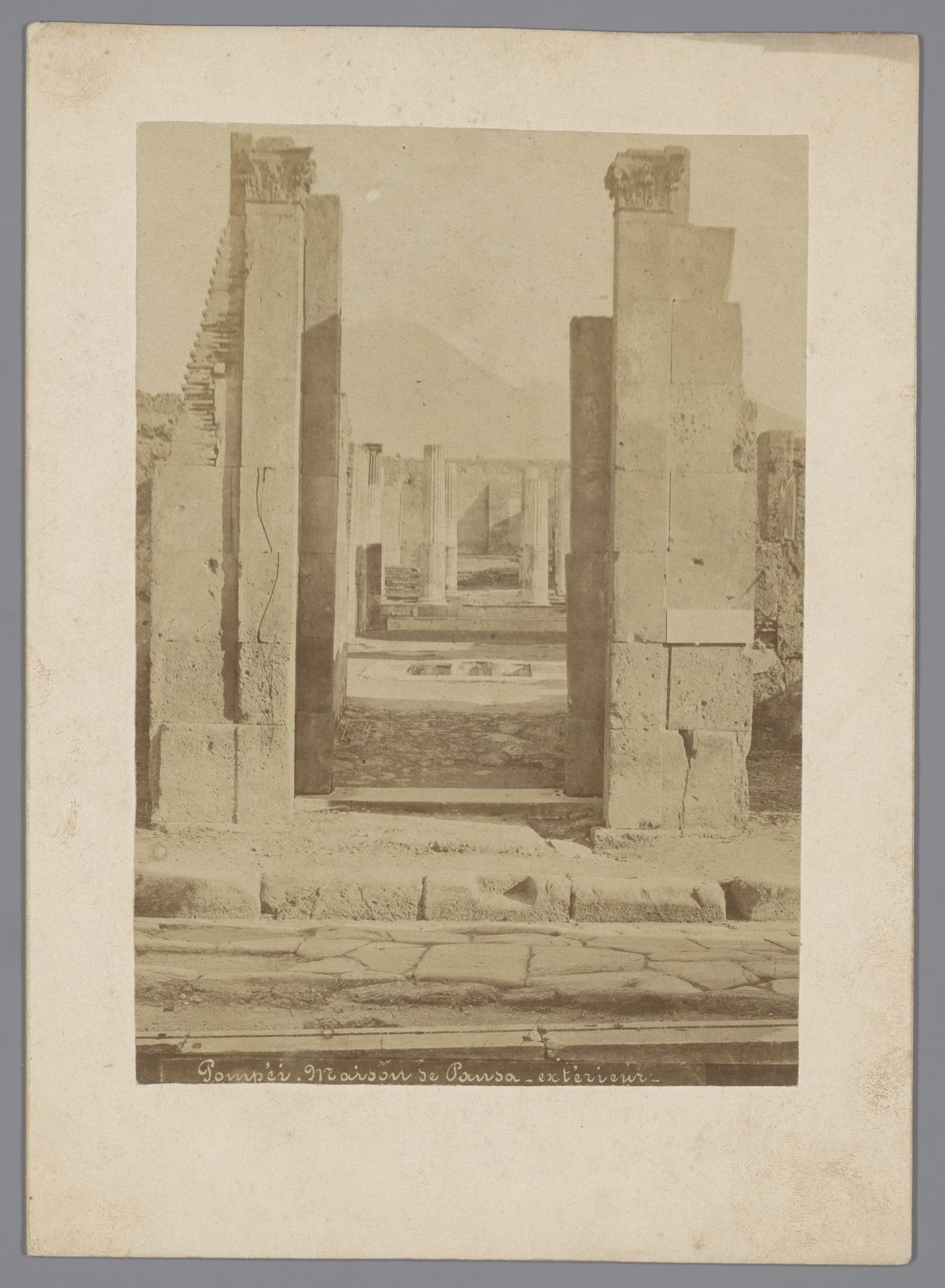 Restanten van Casa di Pansa te Pompeï by Giorgio Sommer