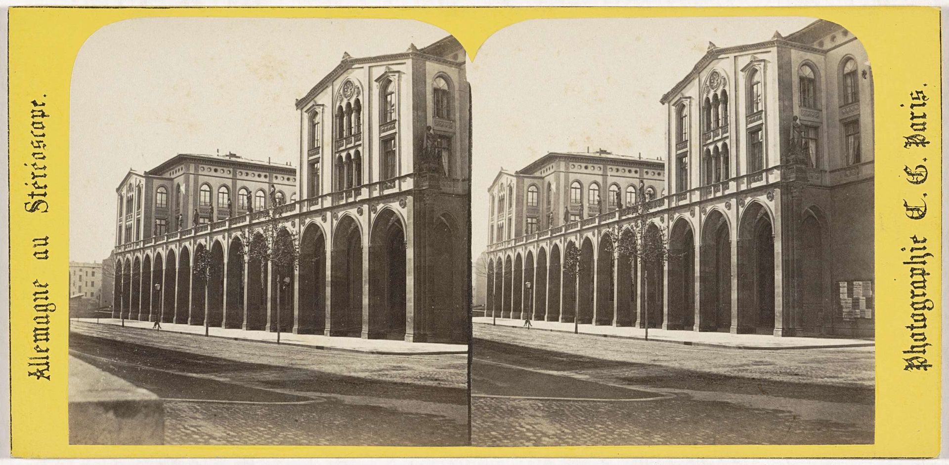 Hotel Maximiliaan in München, Duitsland by Charles Gaudin