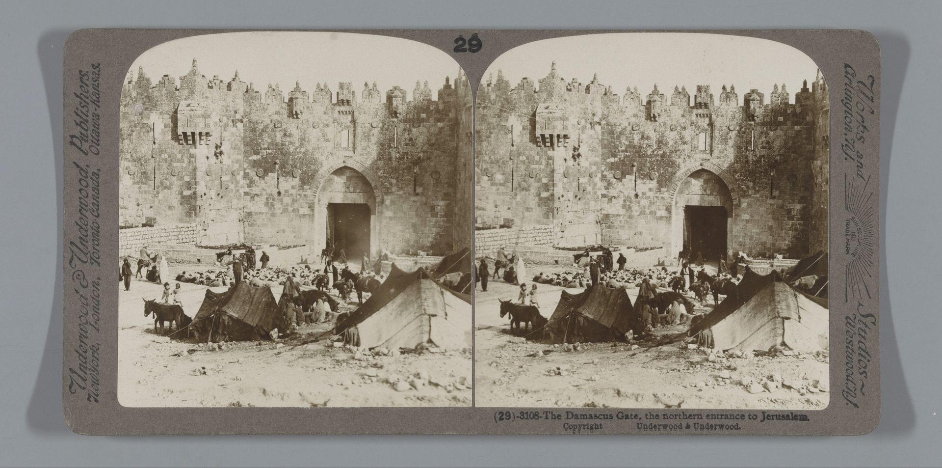 Schaapherders met tenten buiten de Damascuspoort, Jeruzalem by Anonymous