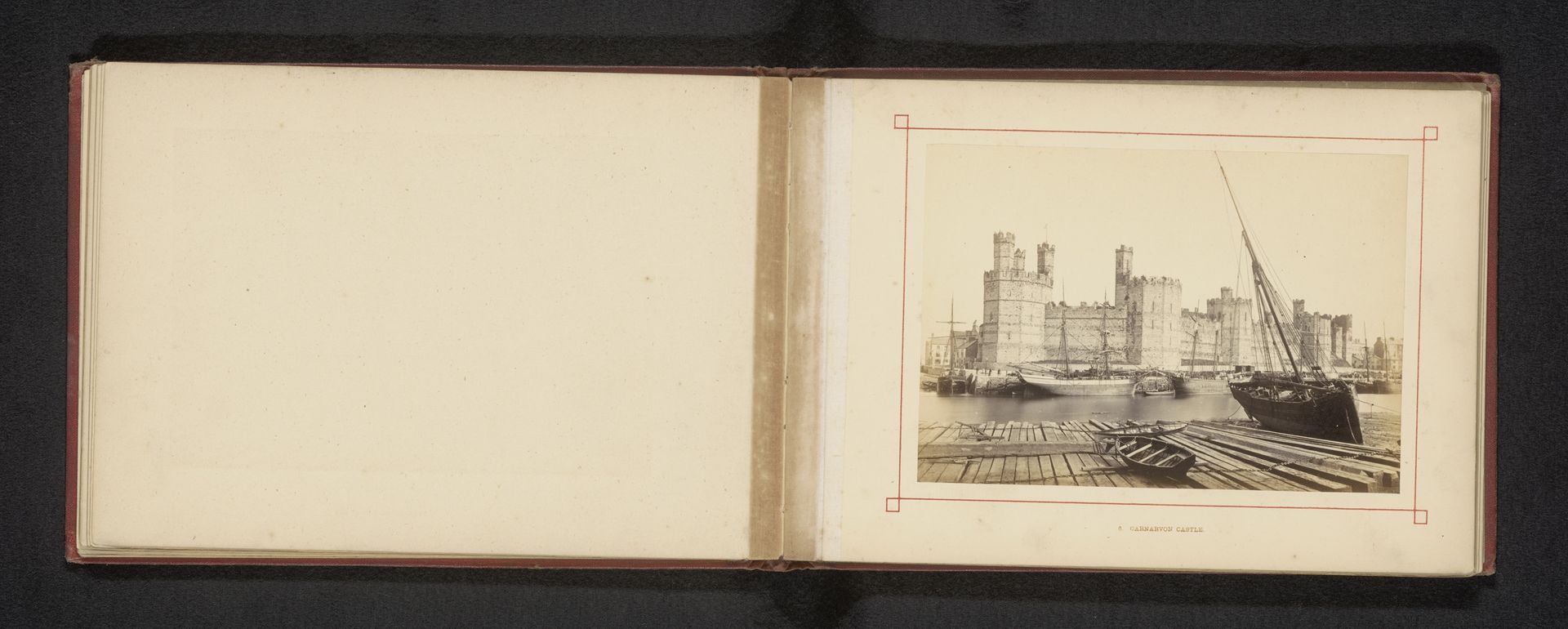 Gezicht op Caernarfon Castle by Francis Bedford