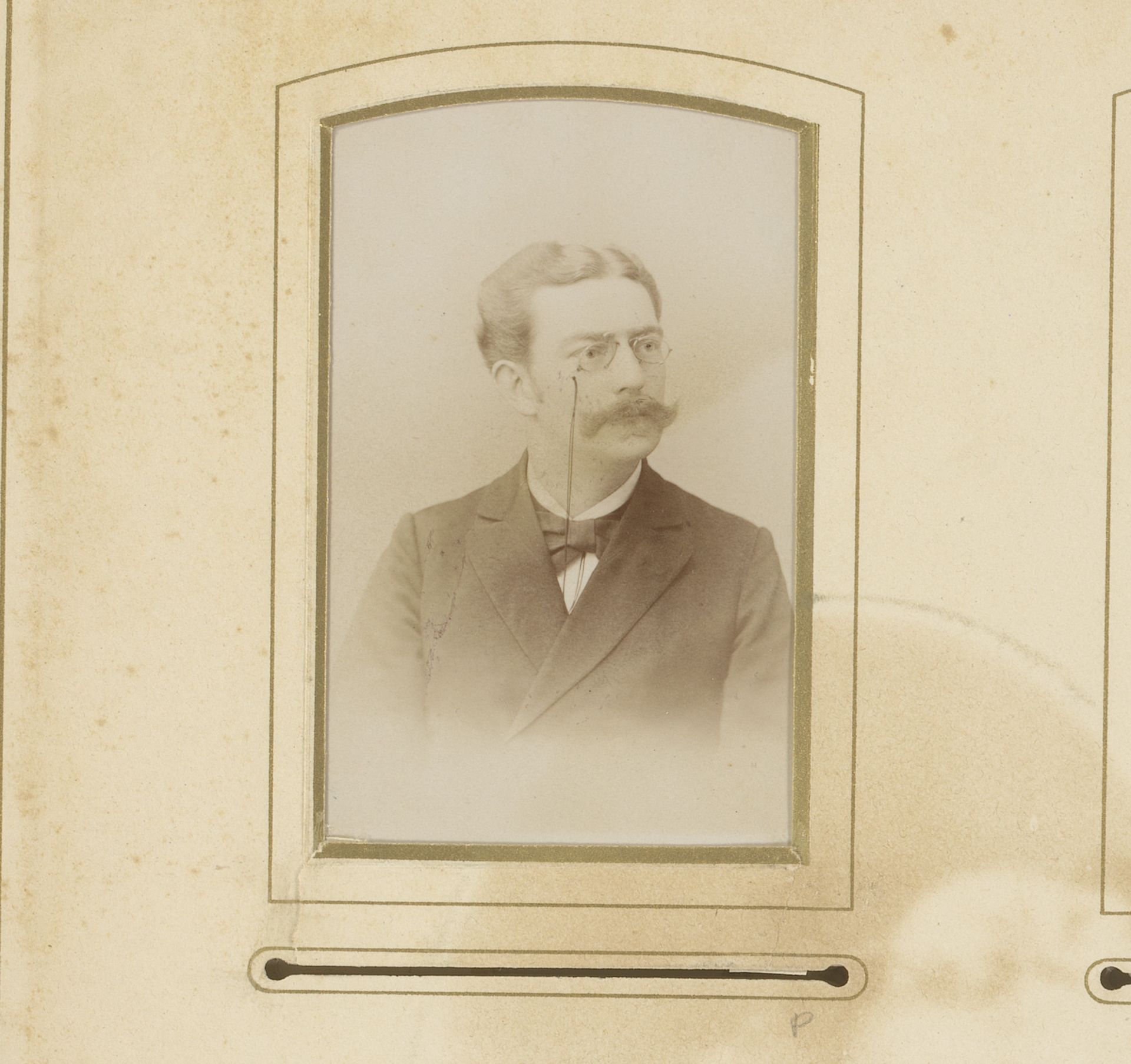 Portret van een man met snor en bril by Bruno Fietz