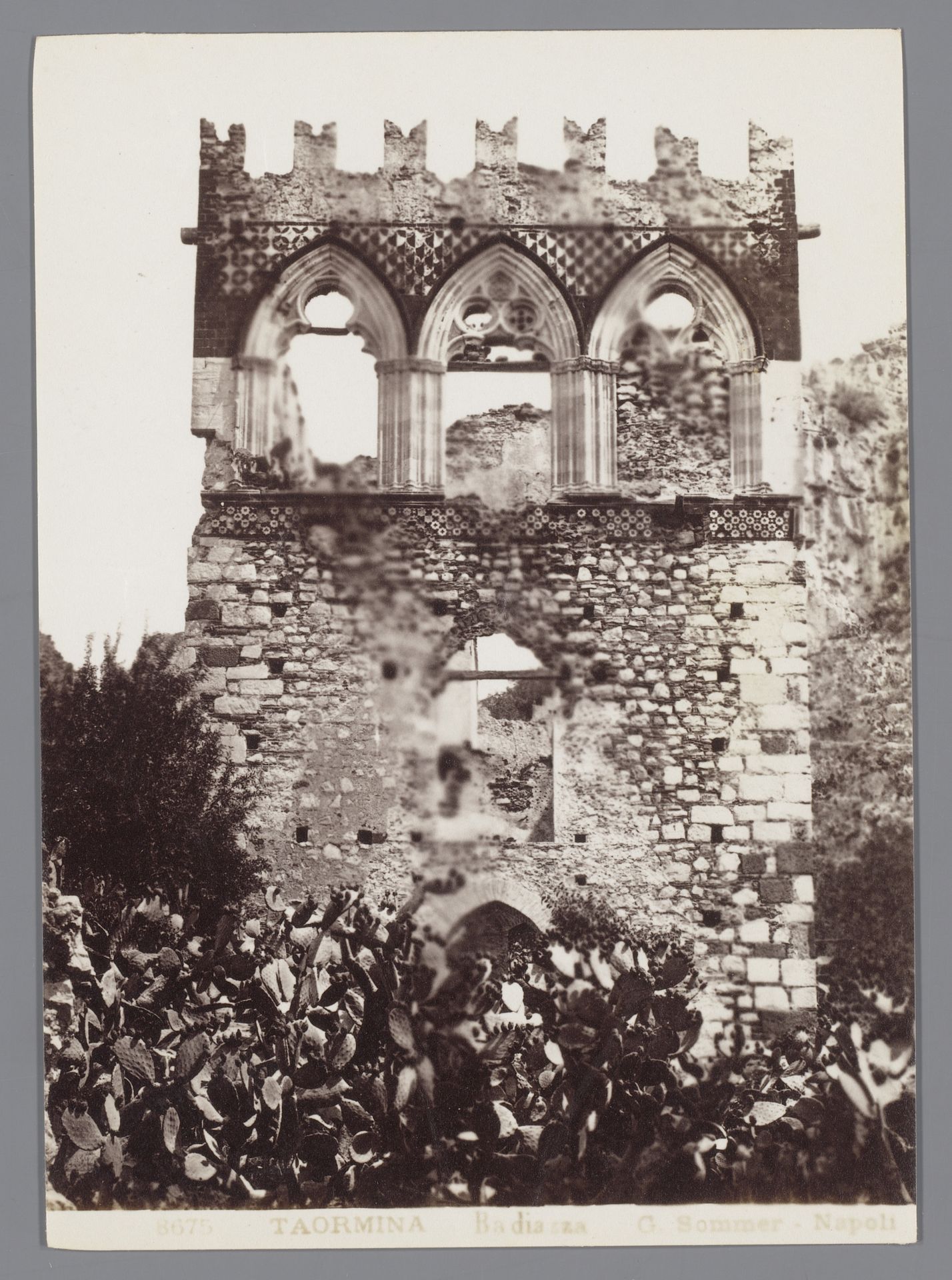 Ruïne te Taormina by Giorgio Sommer