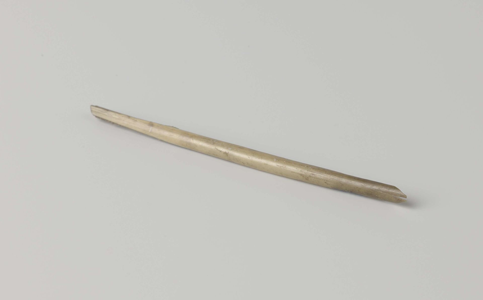 Ganzenveren schrijfpen by Anonymous