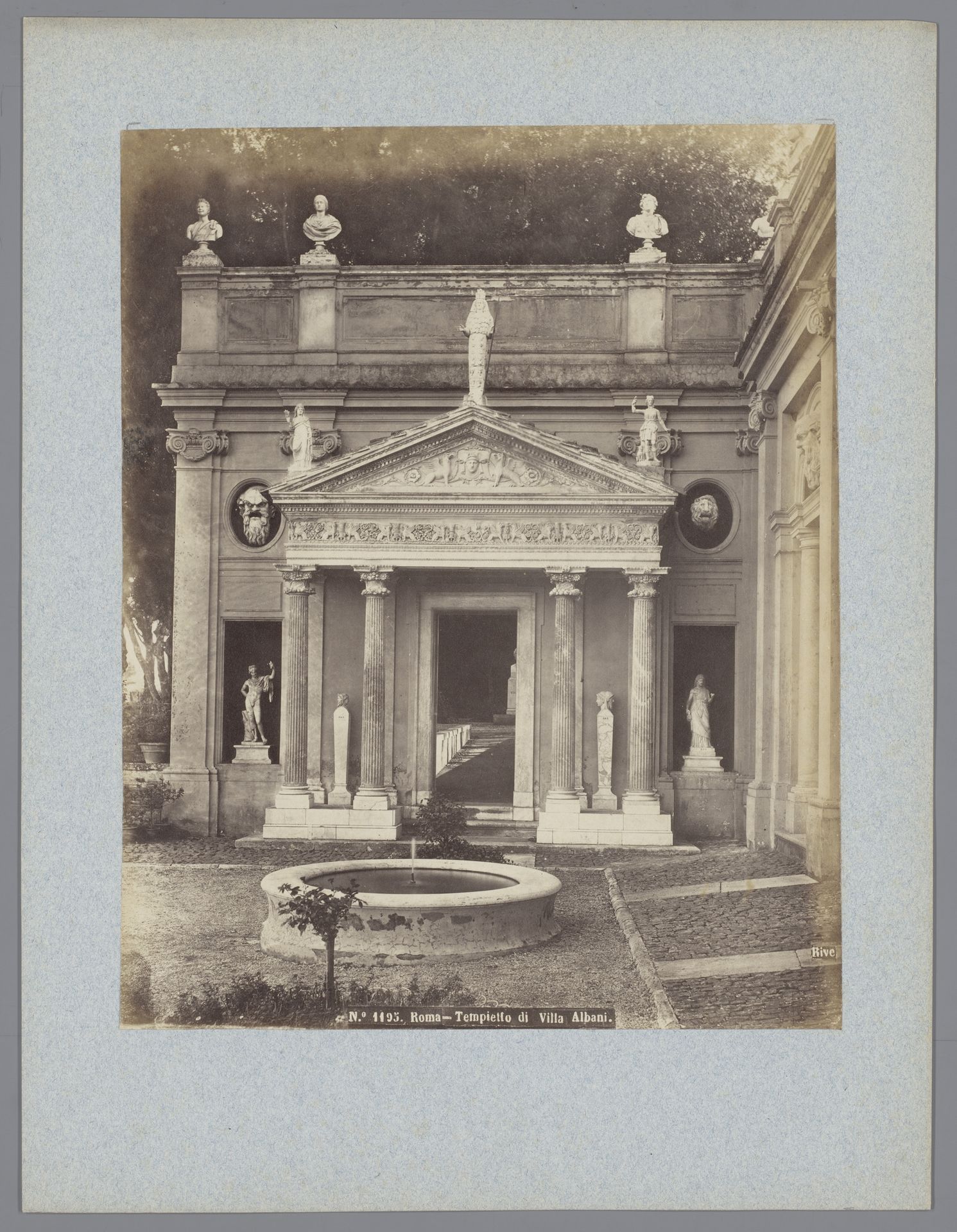 Tempel bij de Villa Albani te Rome by Roberto Rive