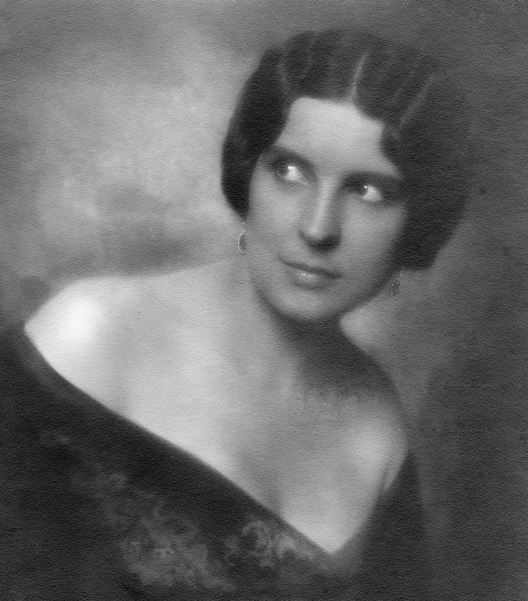 Hanna Ralph by Nicola Perscheid
