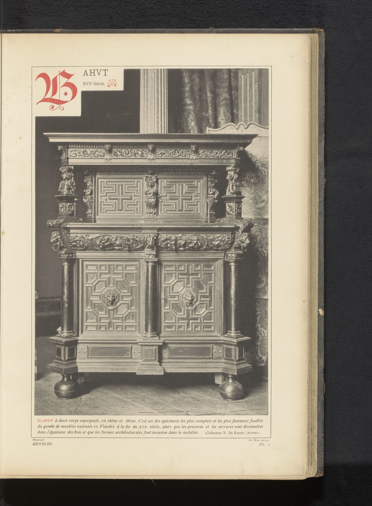 Eiken- en ebbenhouten kast by Anonymous