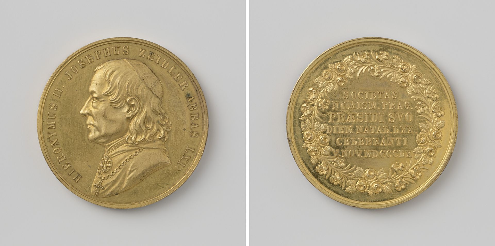 Zeventigste verjaardag van Hieronymus II Josef Zeidler, abt van Strahov, penning door de numismatische vereniging te Praag aan zijn voorzitter vereerd by Wenzel Seidan