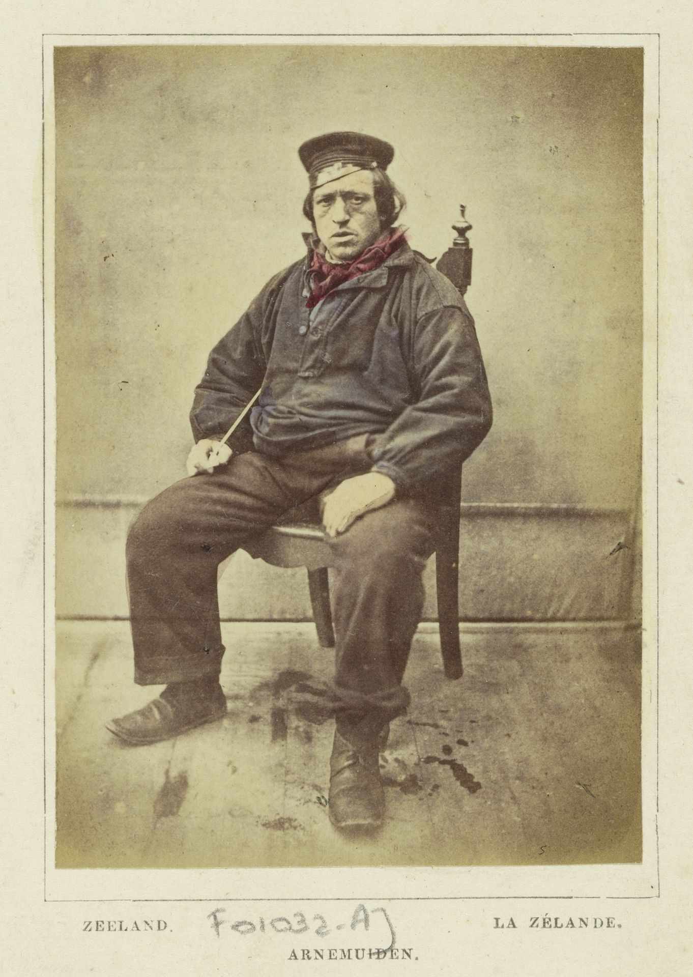 Portret van een onbekende man in klederdracht van Arnemuiden, Zeeland by Andries Jager