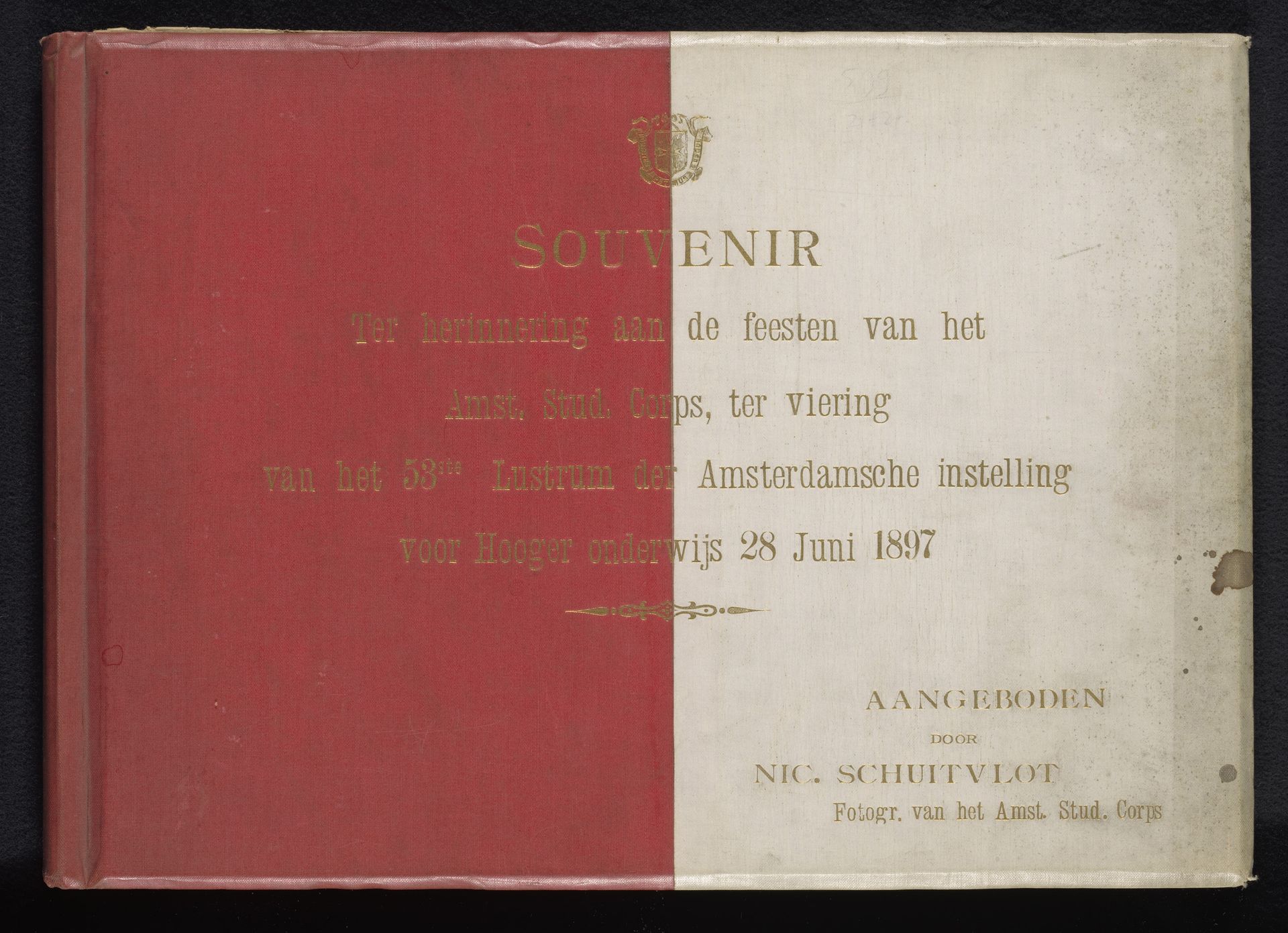 Album met negentien foto's van de viering van het 53ste lustrum van het Amsterdamsch Studenten Corps op 28 juni 1897 by Nicolaas Schuitvlot
