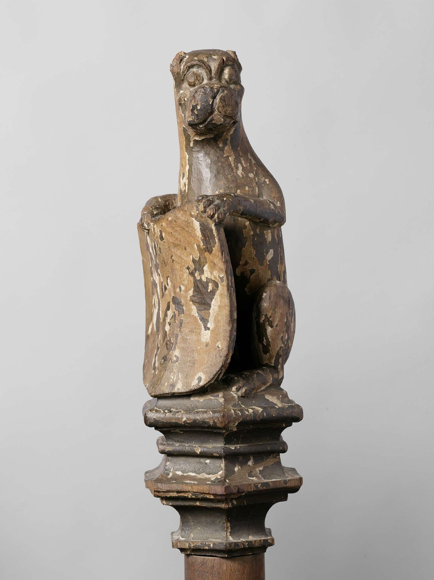 Dog Supporting an Escutcheon, from the Top of a Balustrade or the Backrest of the Stadholder’s Chair in the Rolzaal in the Hof van Holland, The Hague by Joost Janszoon