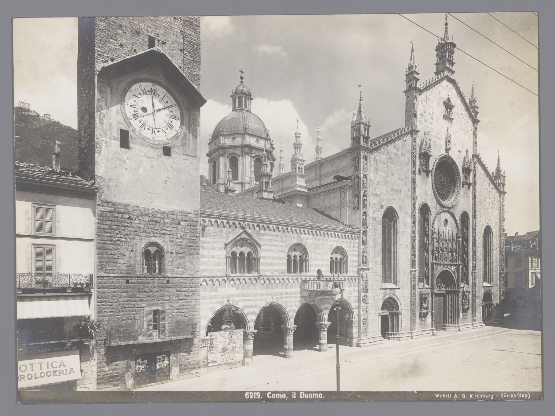 Gezicht op de Dom van Como by Gebrüder Wehrli