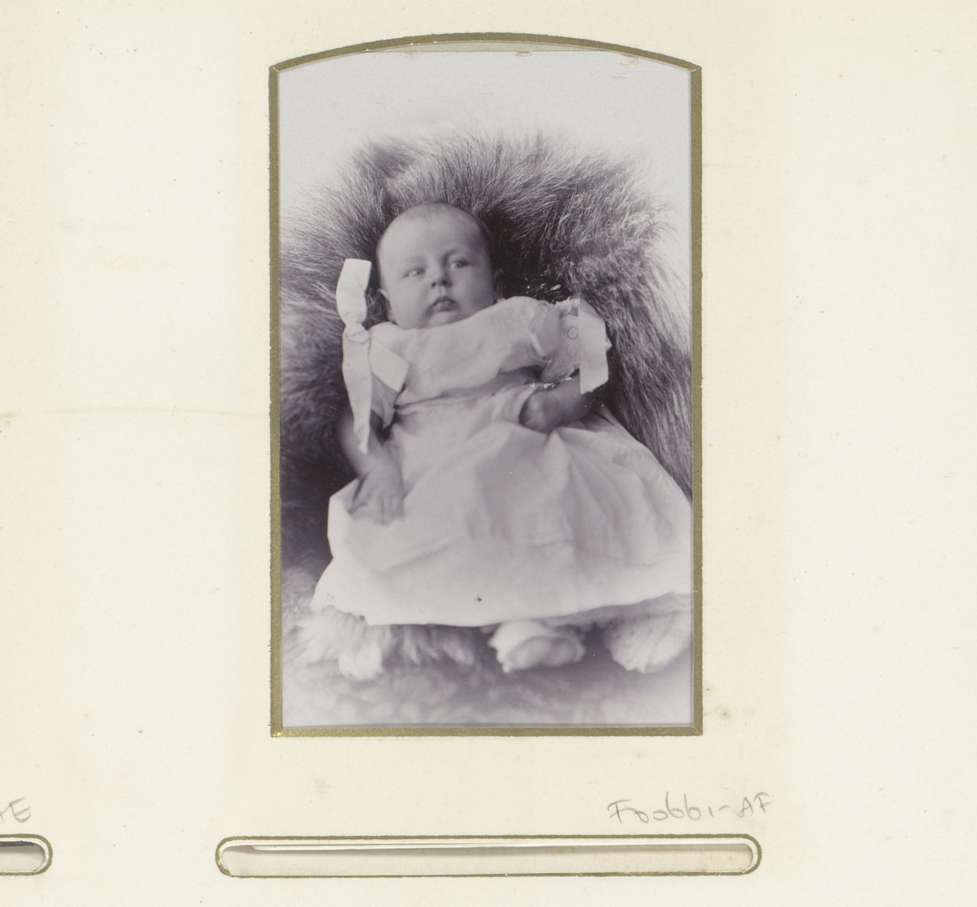 Portret van een baby by Jacobus Johannes de Haan