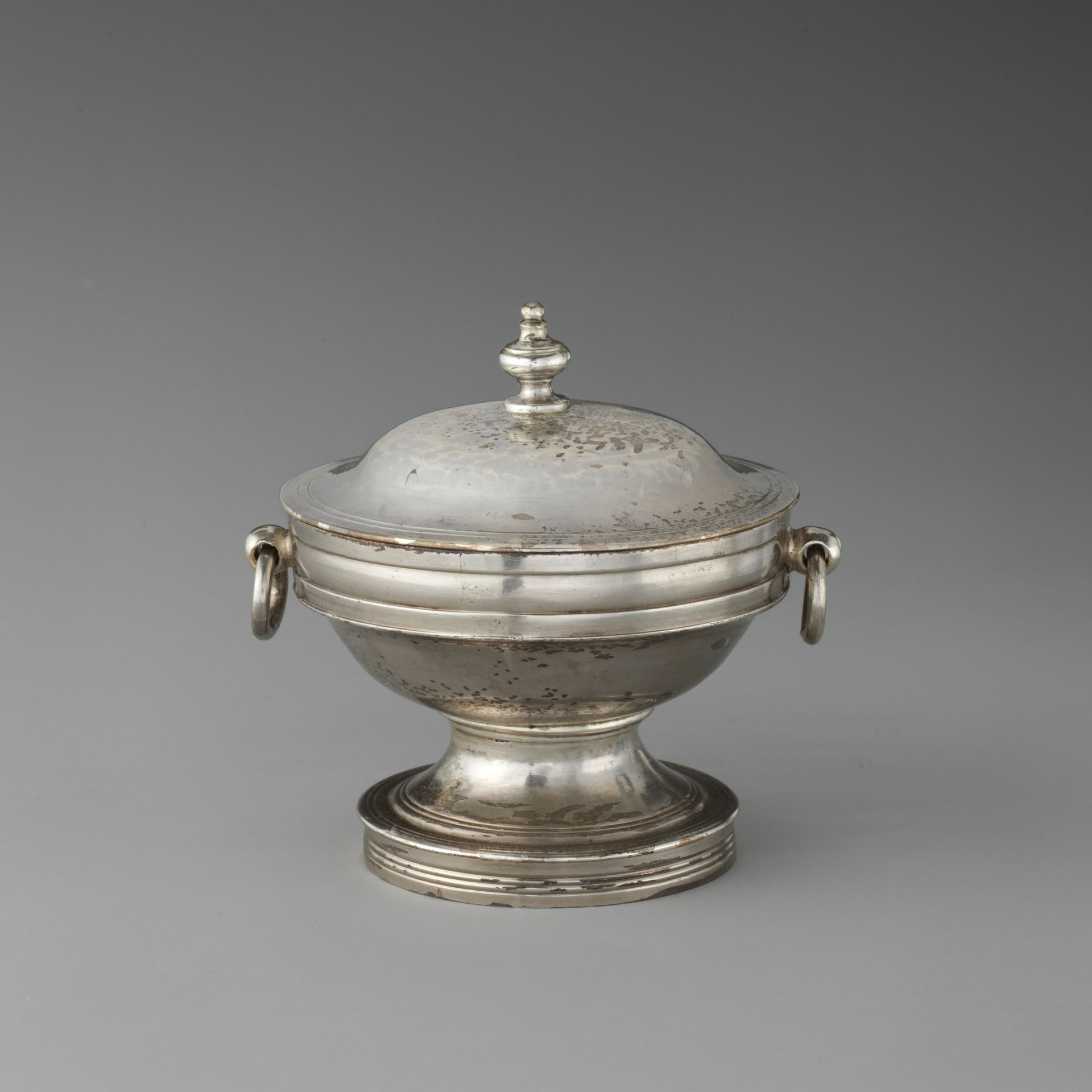 Miniature tureen with cover by Thomas Howell